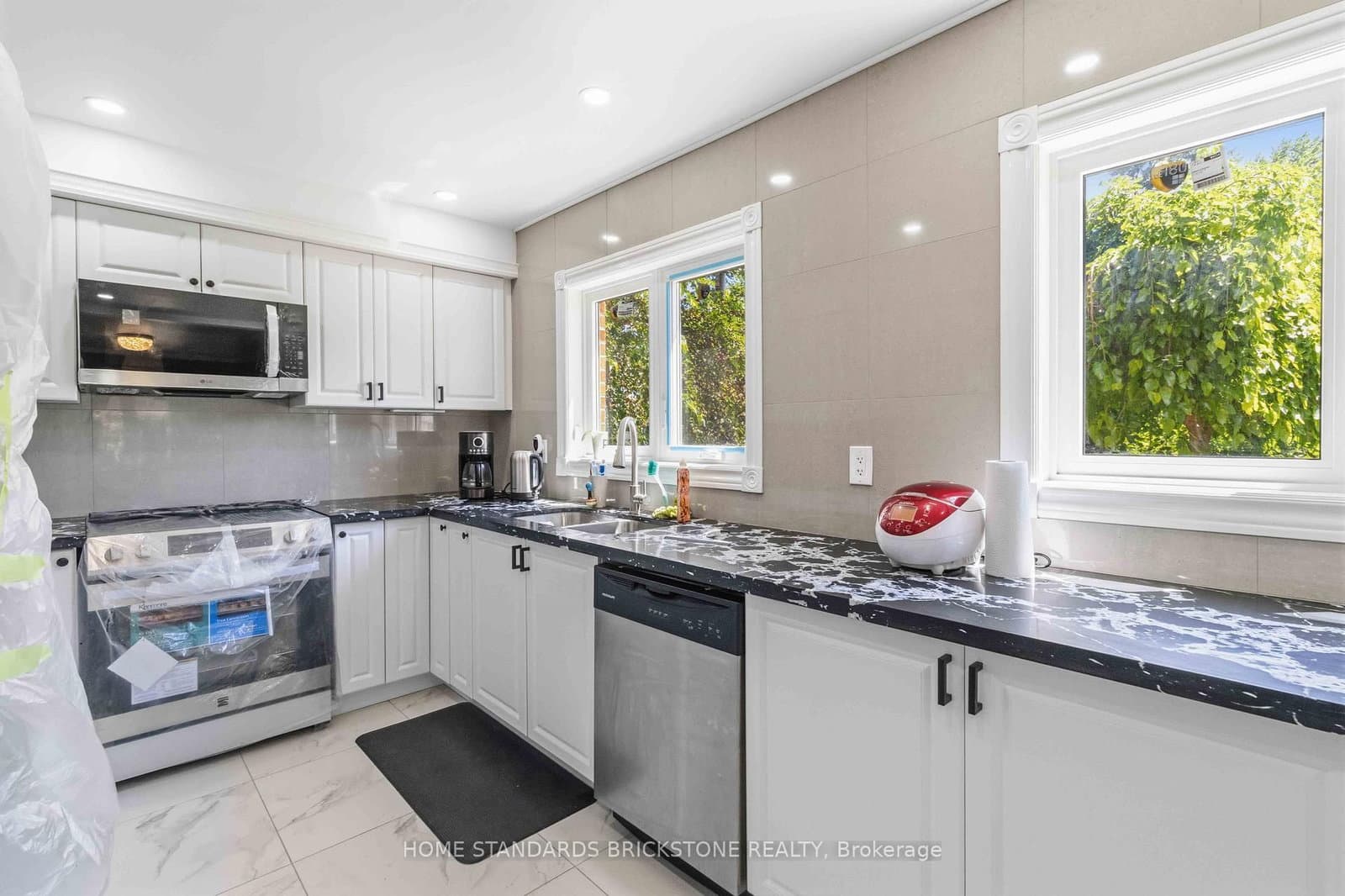 220 Torresdale Avenue thumbnail 9