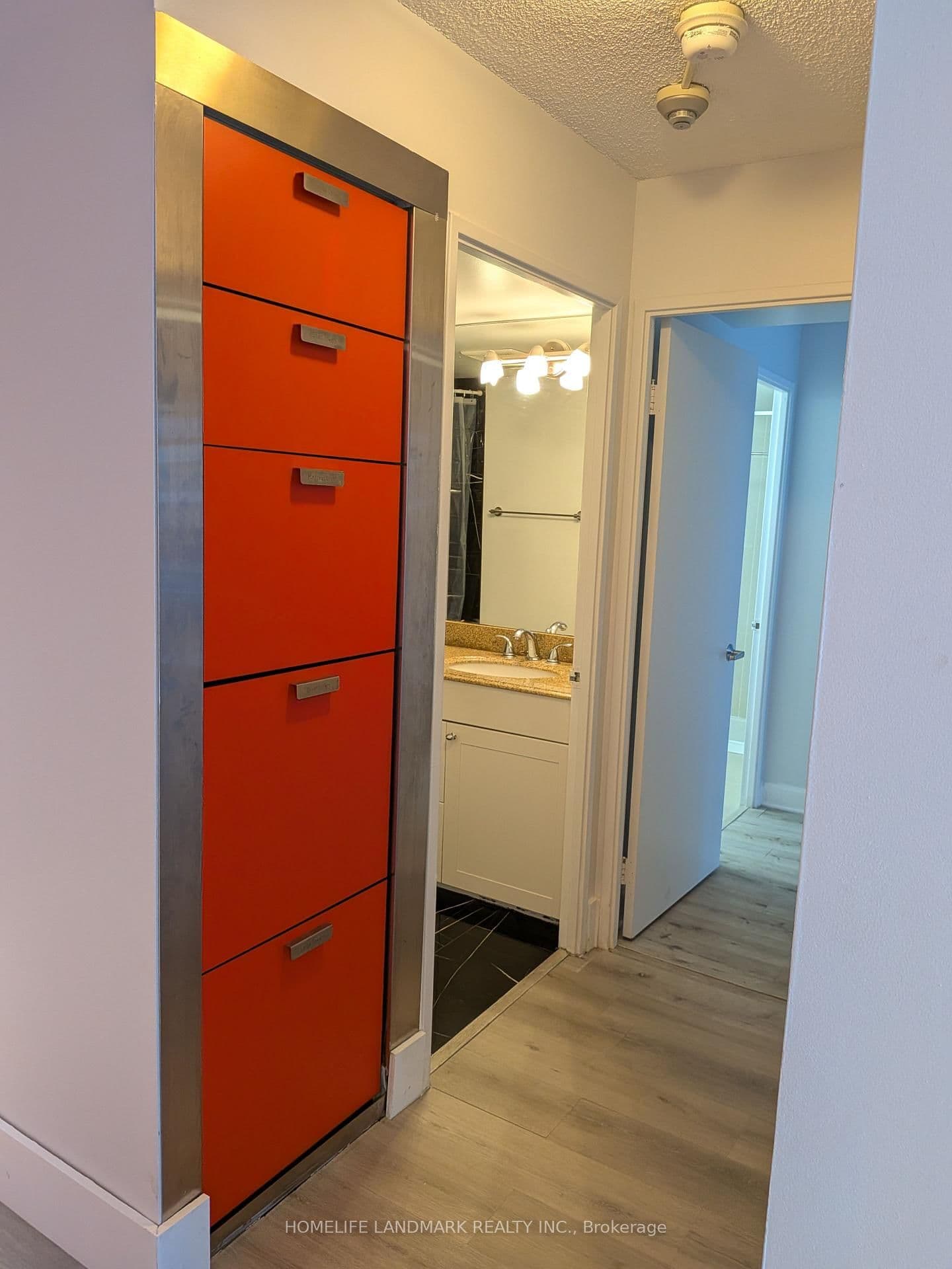 92 King Street E, Unit 805 thumbnail 19