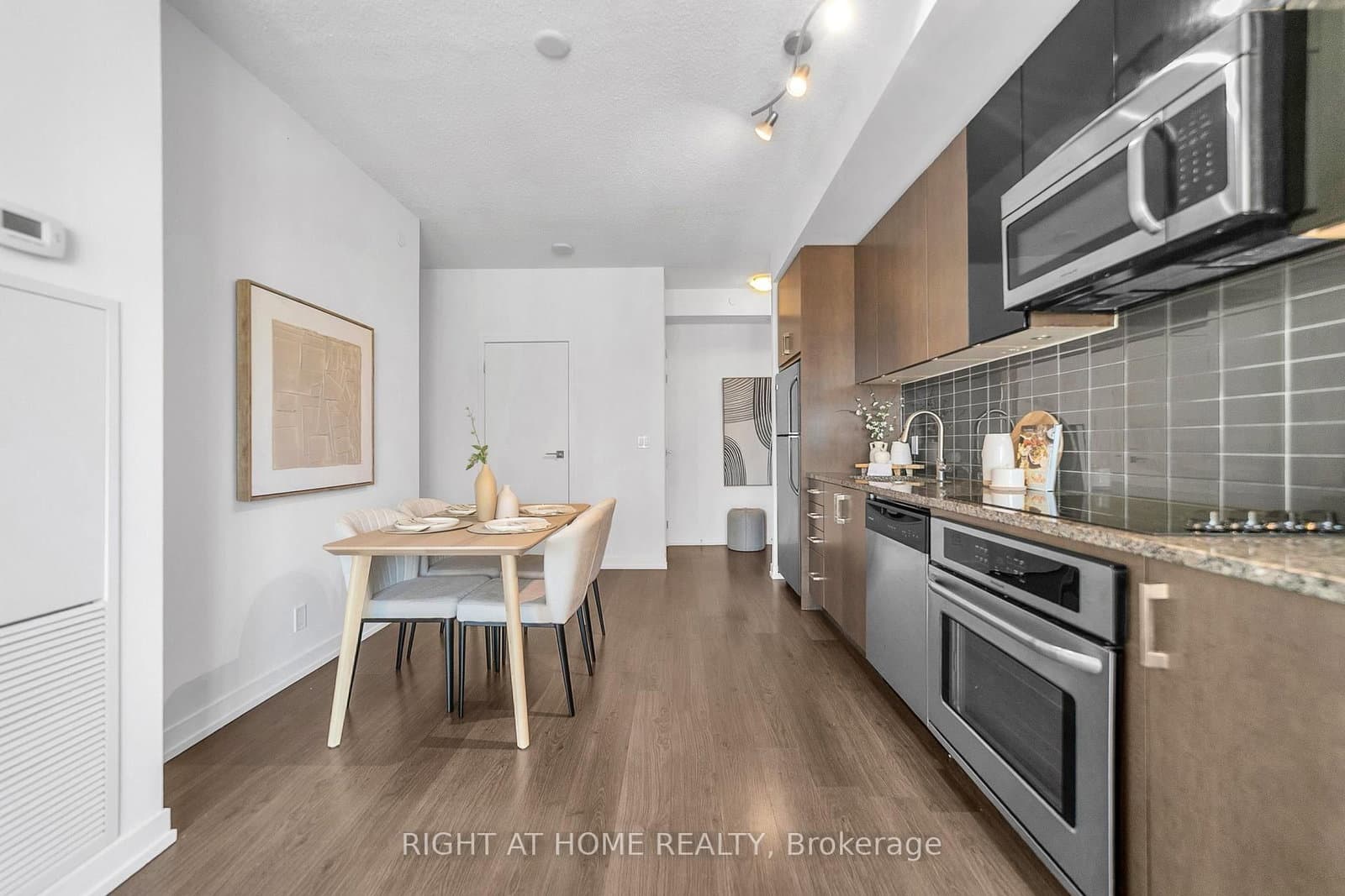 98 Lillian Street, Unit # 916 thumbnail 14