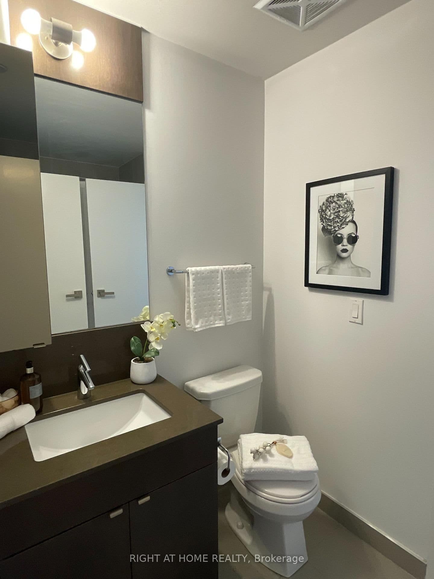 98 Lillian Street, Unit # 916 thumbnail 18
