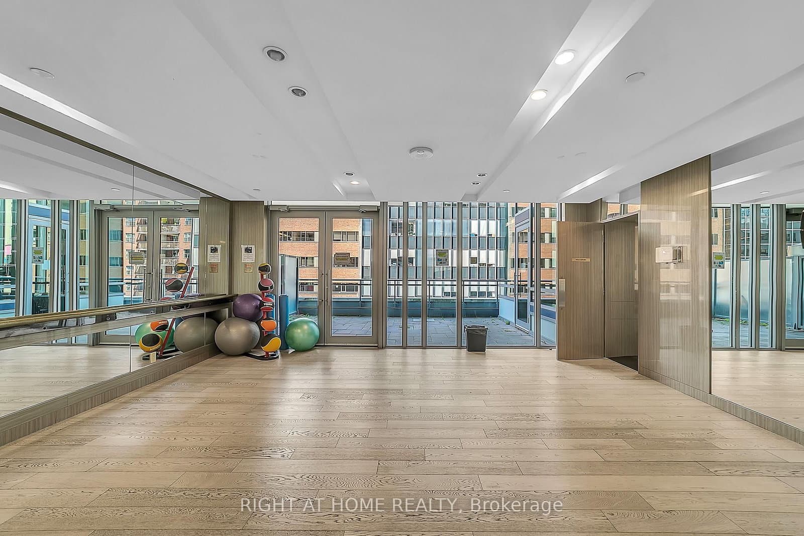 98 Lillian Street, Unit # 916 thumbnail 27