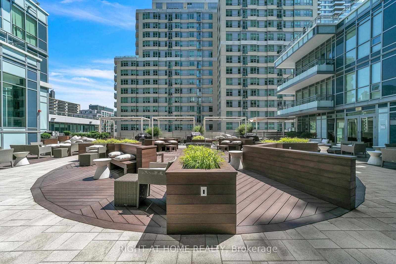 98 Lillian Street, Unit # 916 thumbnail 32