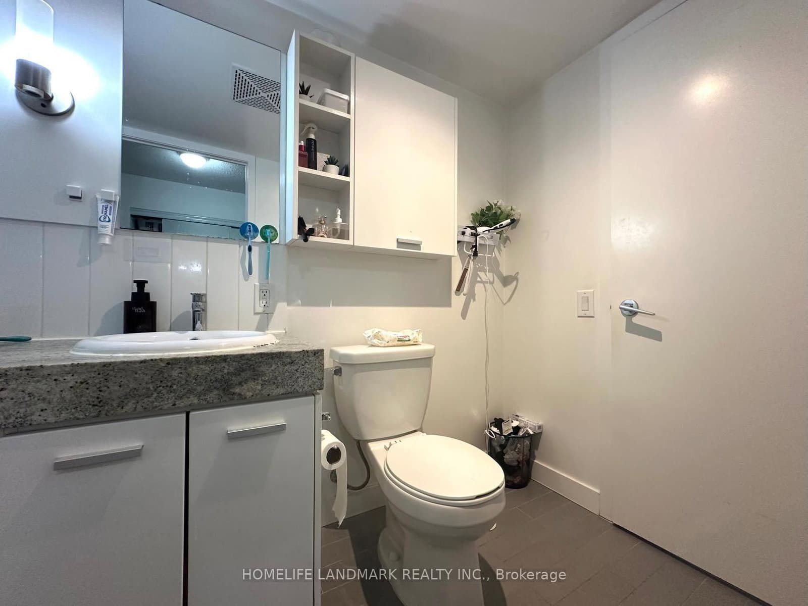 29 Singer Court, Unit 703 thumbnail 16