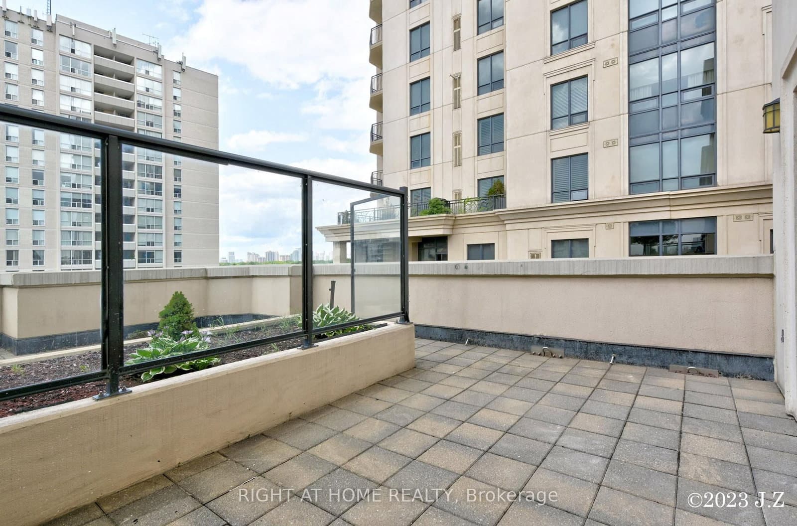 650 Sheppard Avenue E, Unit PH15 thumbnail 21