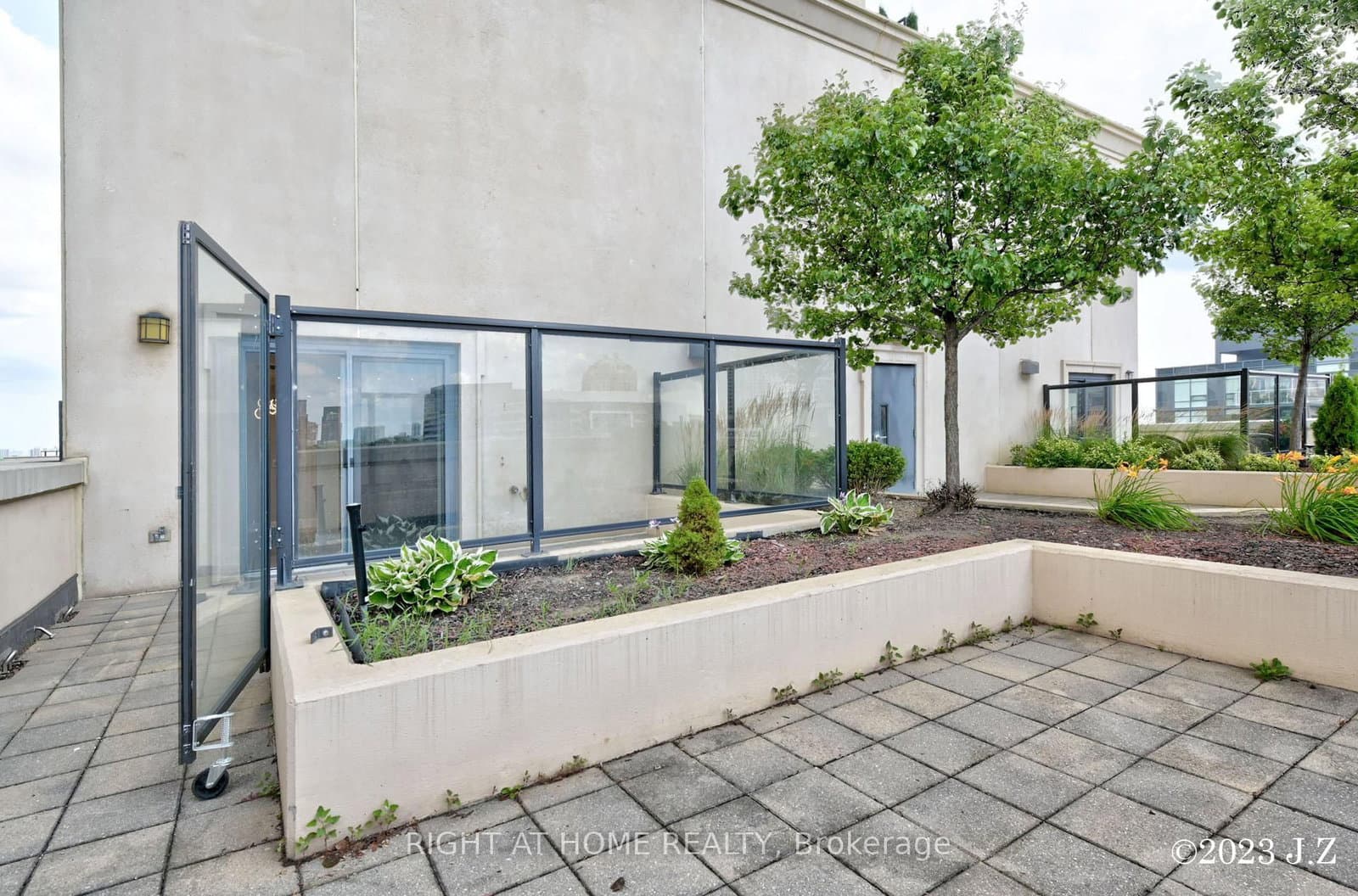 650 Sheppard Avenue E, Unit PH15 thumbnail 23