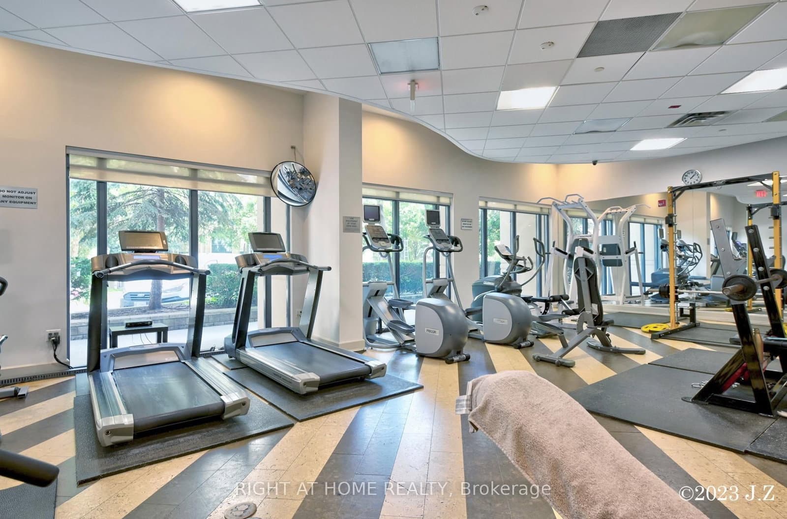 650 Sheppard Avenue E, Unit PH15 thumbnail 25