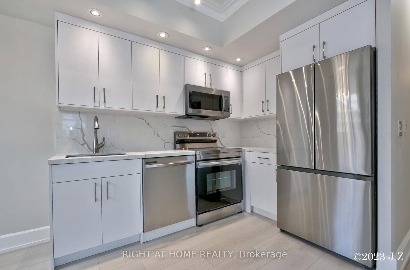650 Sheppard Avenue E, Unit PH15 thumbnail 7