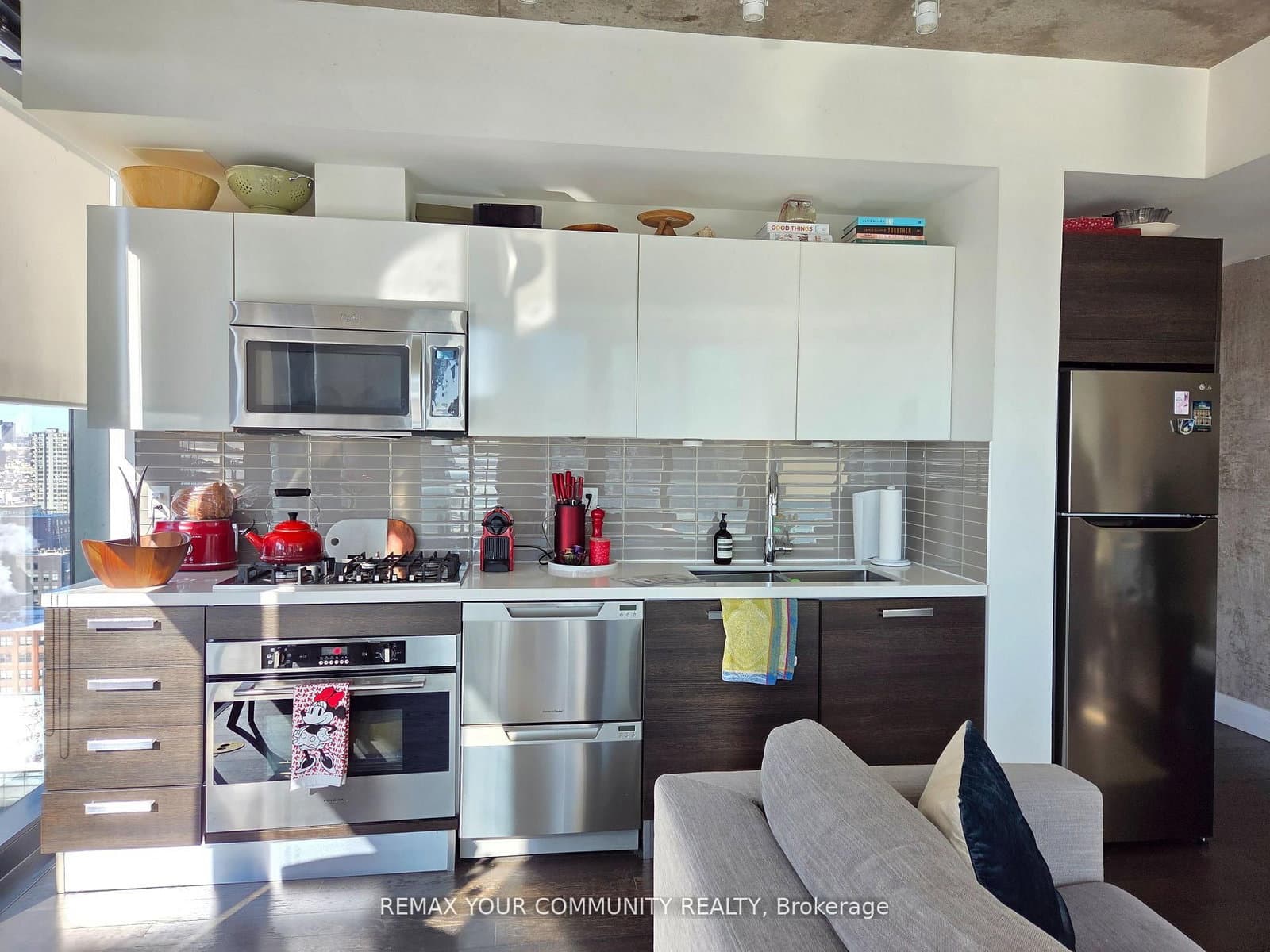 224 King Street W, Unit 2107 thumbnail 6