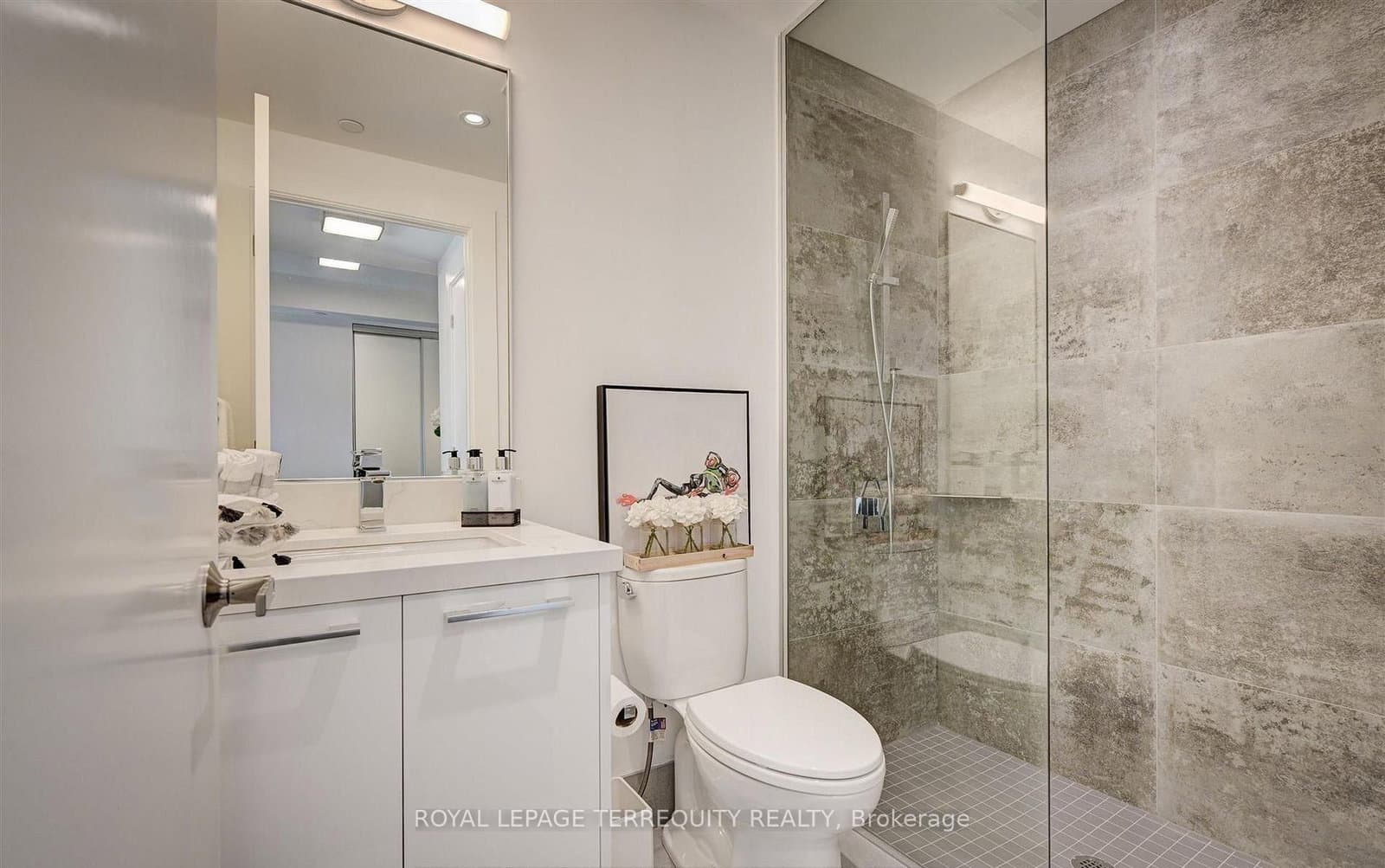 3 Southvale Drive, Unit 401 thumbnail 24