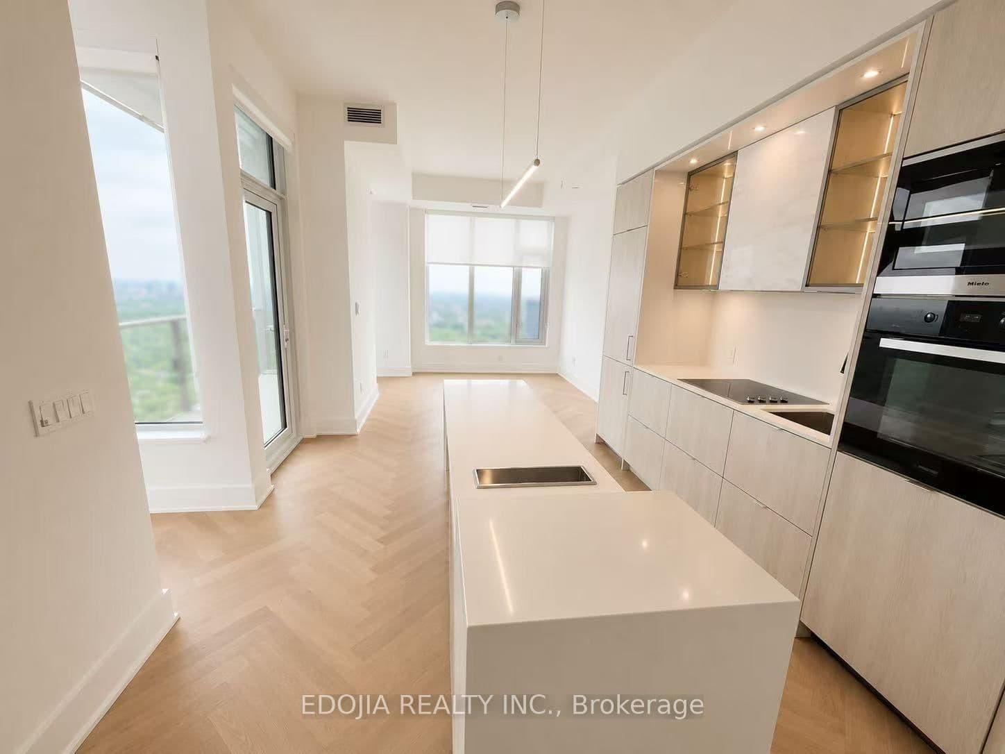 11 Yorkville Avenue, Unit 6004 thumbnail 2
