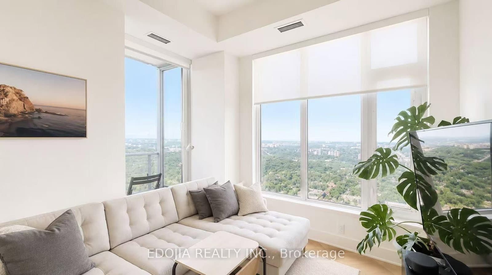 11 Yorkville Avenue, Unit 6004 thumbnail 9