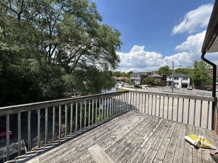 3432 Bathurst Street, Unit 2 thumbnail 4