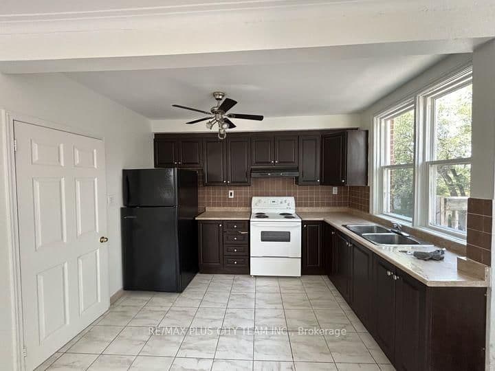 3432 Bathurst Street, Unit 2 thumbnail 5