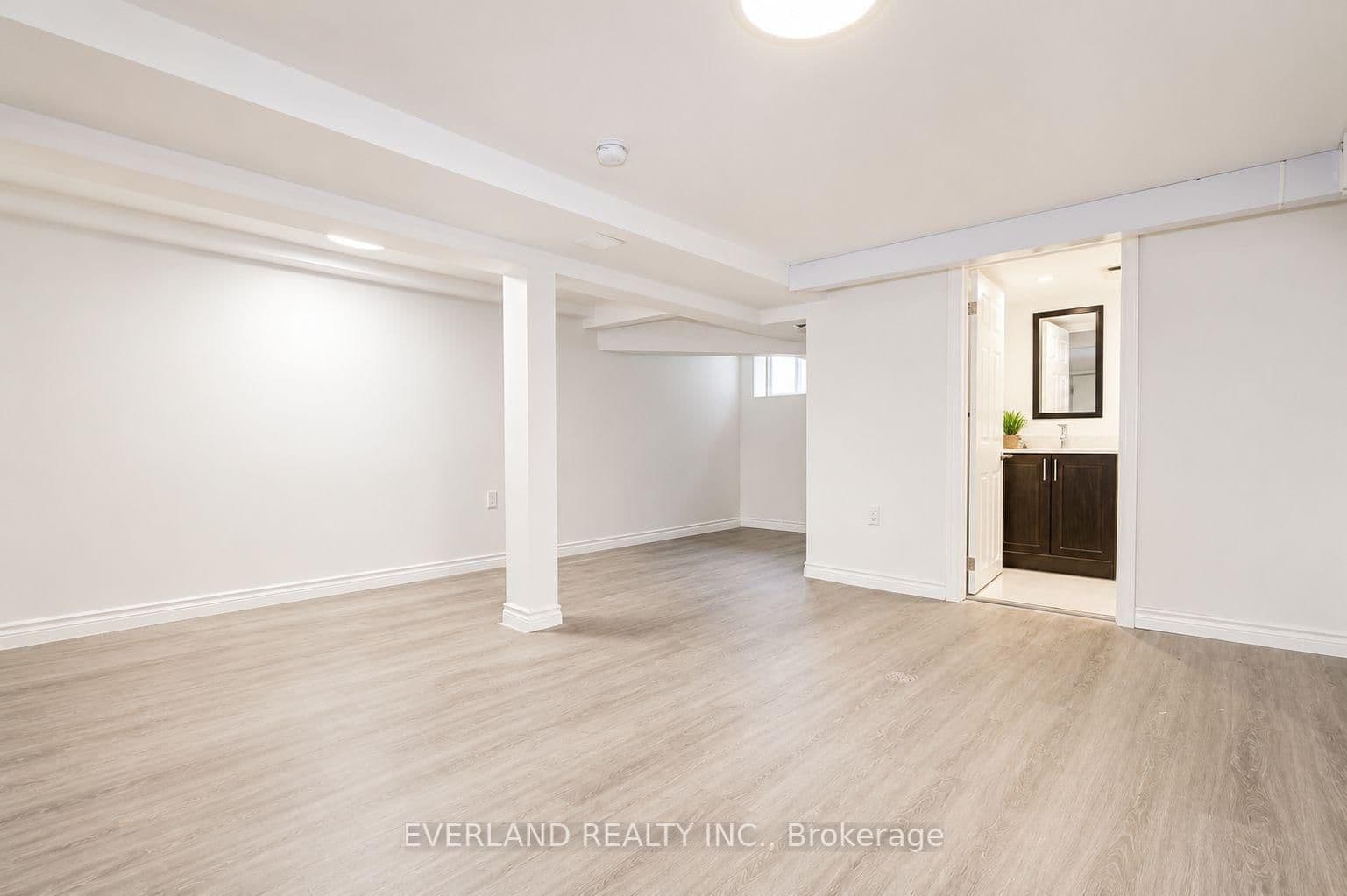 1751 Bayview Avenue, Unit Unit A thumbnail 2