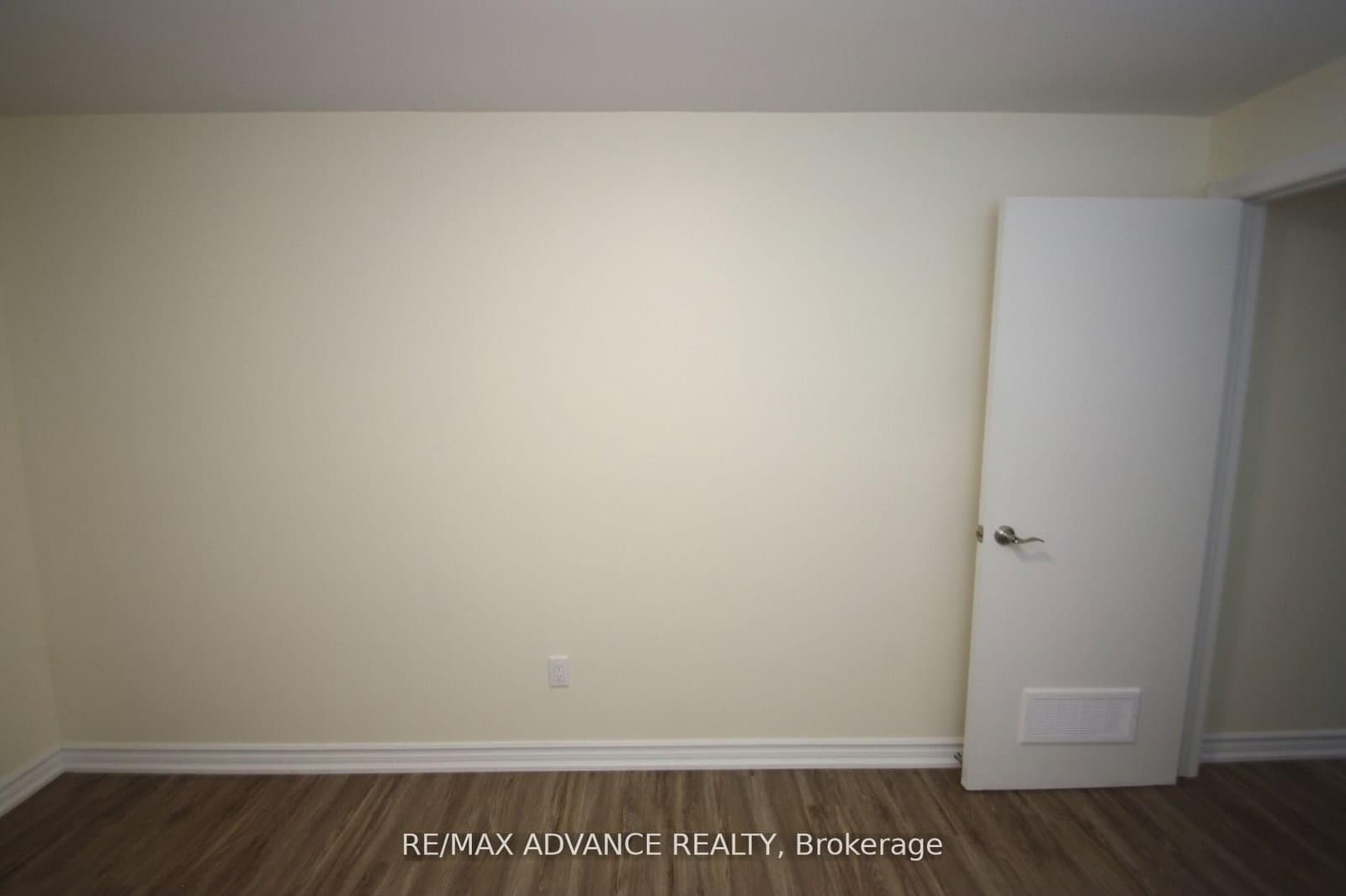 33 Carluke Crescent, Unit Lower thumbnail 19
