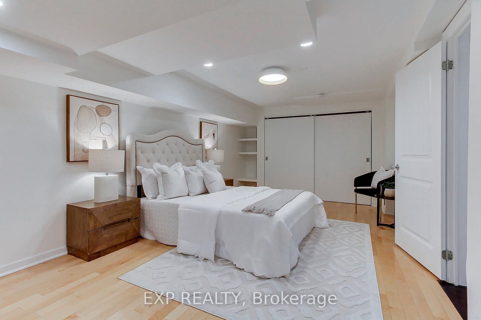 306 Sackville Street, Unit 4 thumbnail 6