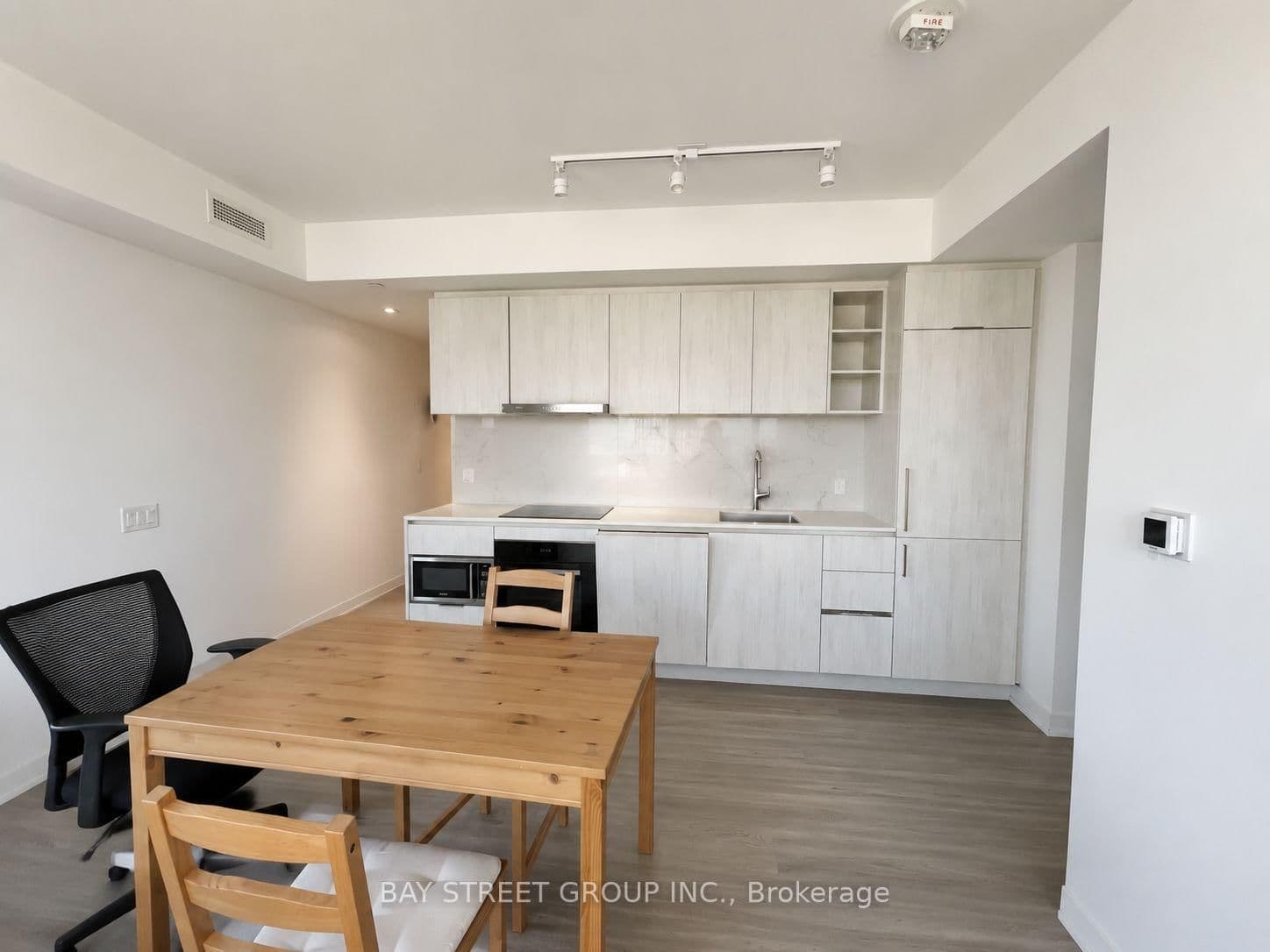 8 Wellesley Street W, Unit 4009 thumbnail 10