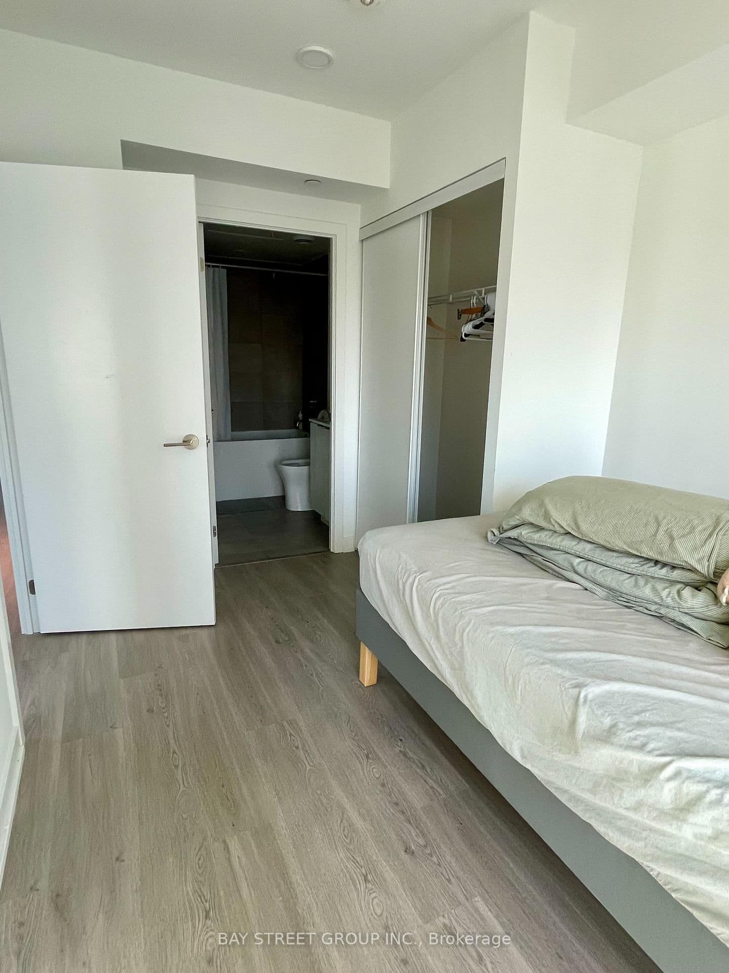 8 Wellesley Street W, Unit 4009 thumbnail 11