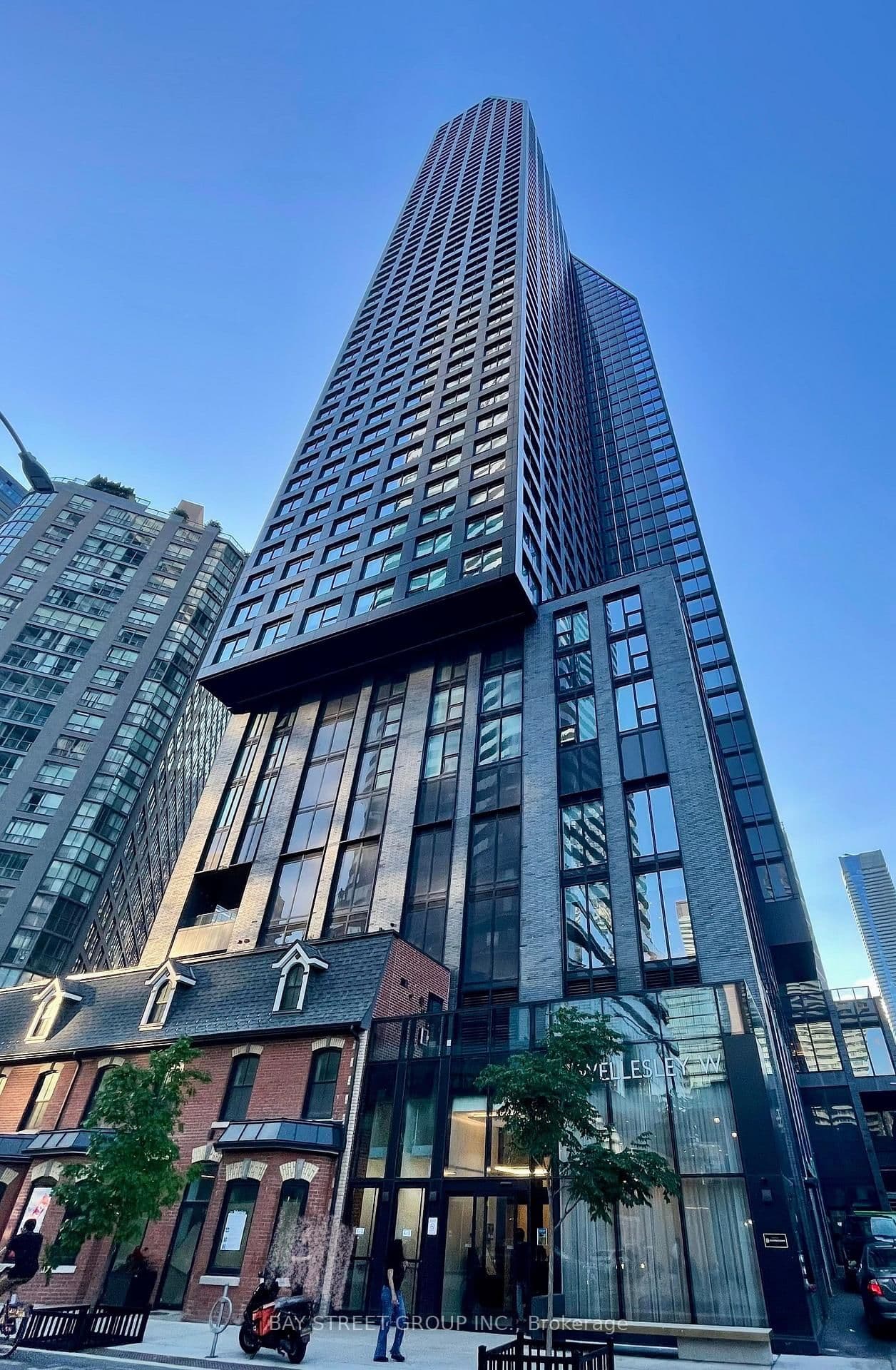 8 Wellesley Street W, Unit 4009 thumbnail 2