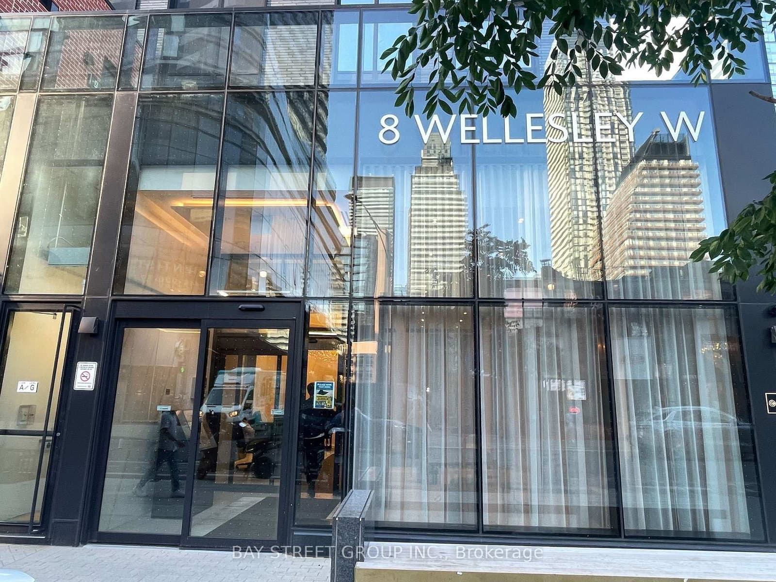 8 Wellesley Street W, Unit 4009 thumbnail 4