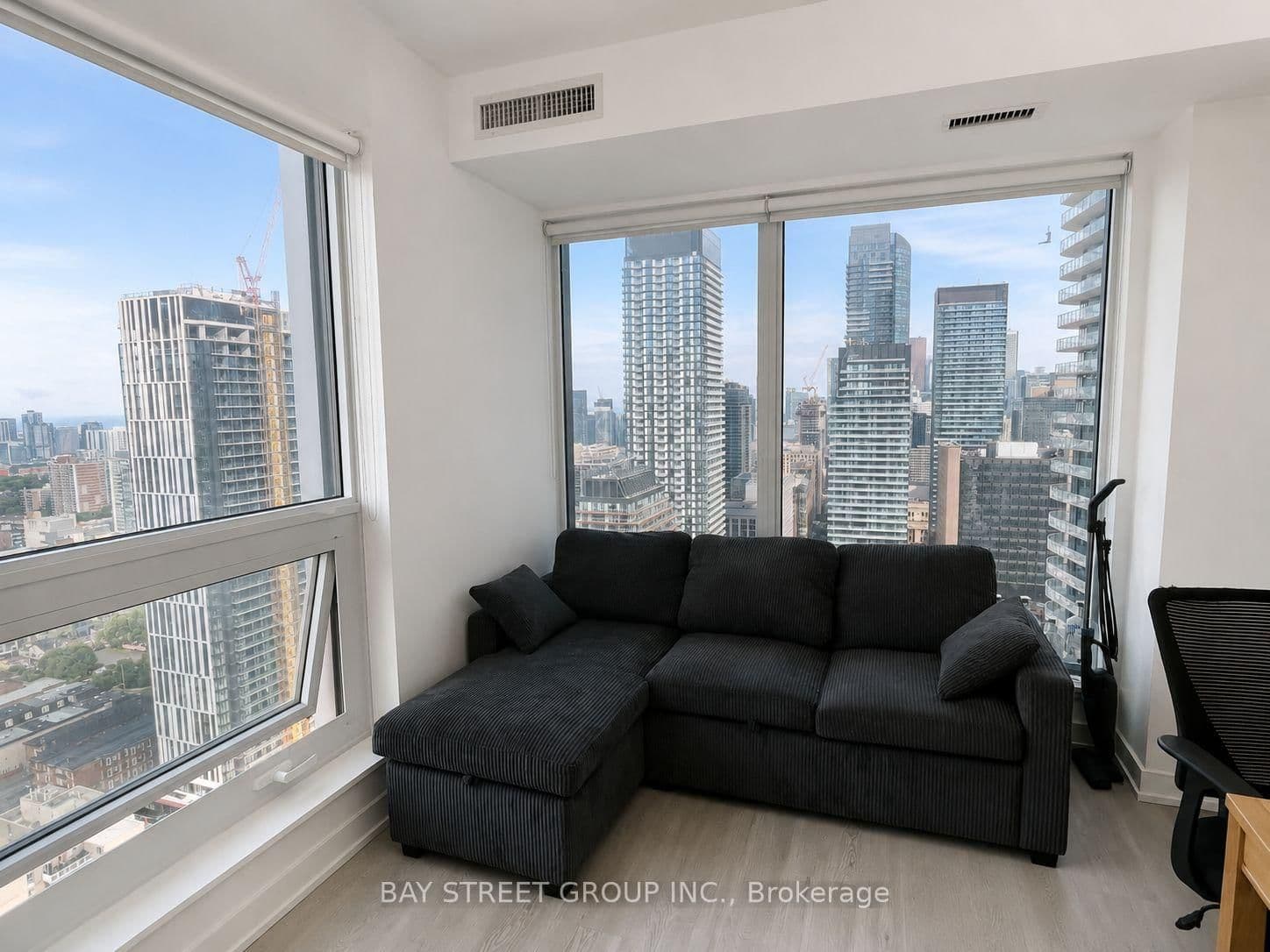 8 Wellesley Street W, Unit 4009 thumbnail 9