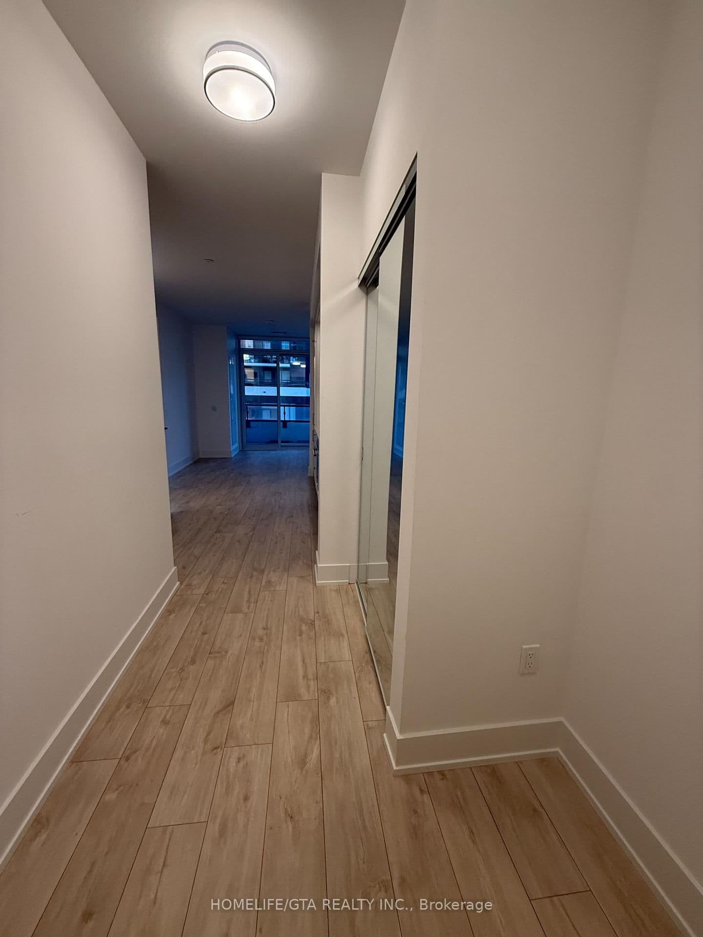 10 Inn On The Park Drive, Unit 605 thumbnail 2