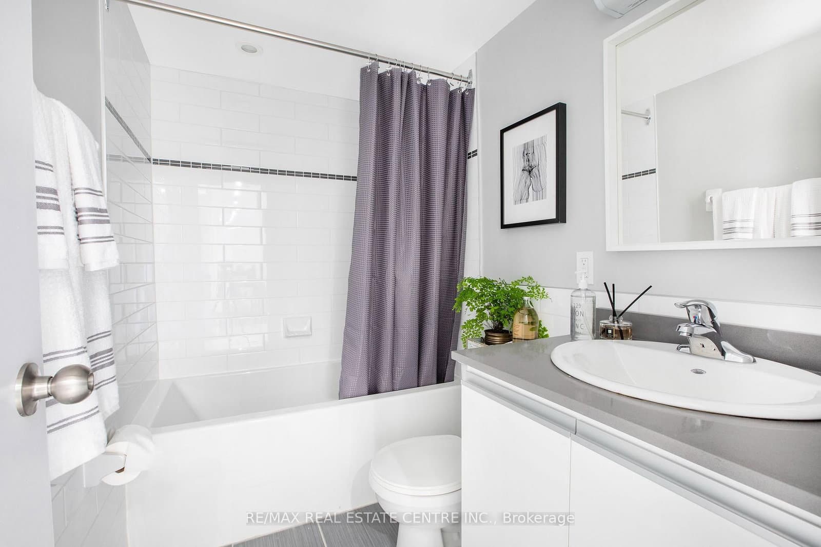 150 Graydon Hall Drive, Unit 1401 thumbnail 17