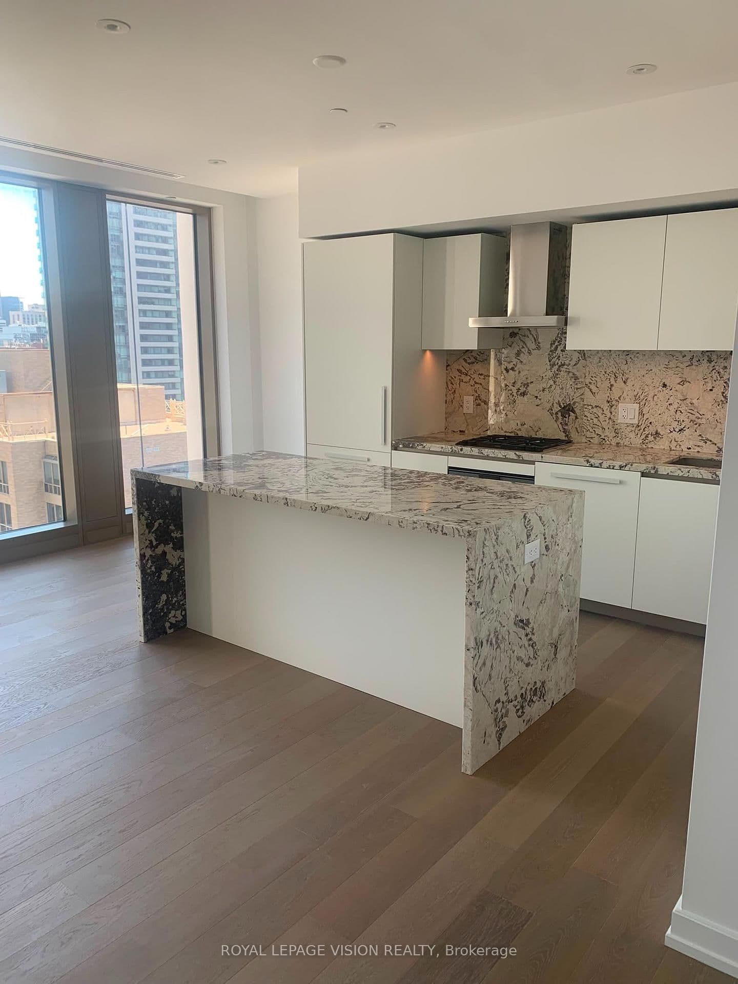 1315 Bay Street, Unit 1501 thumbnail 12