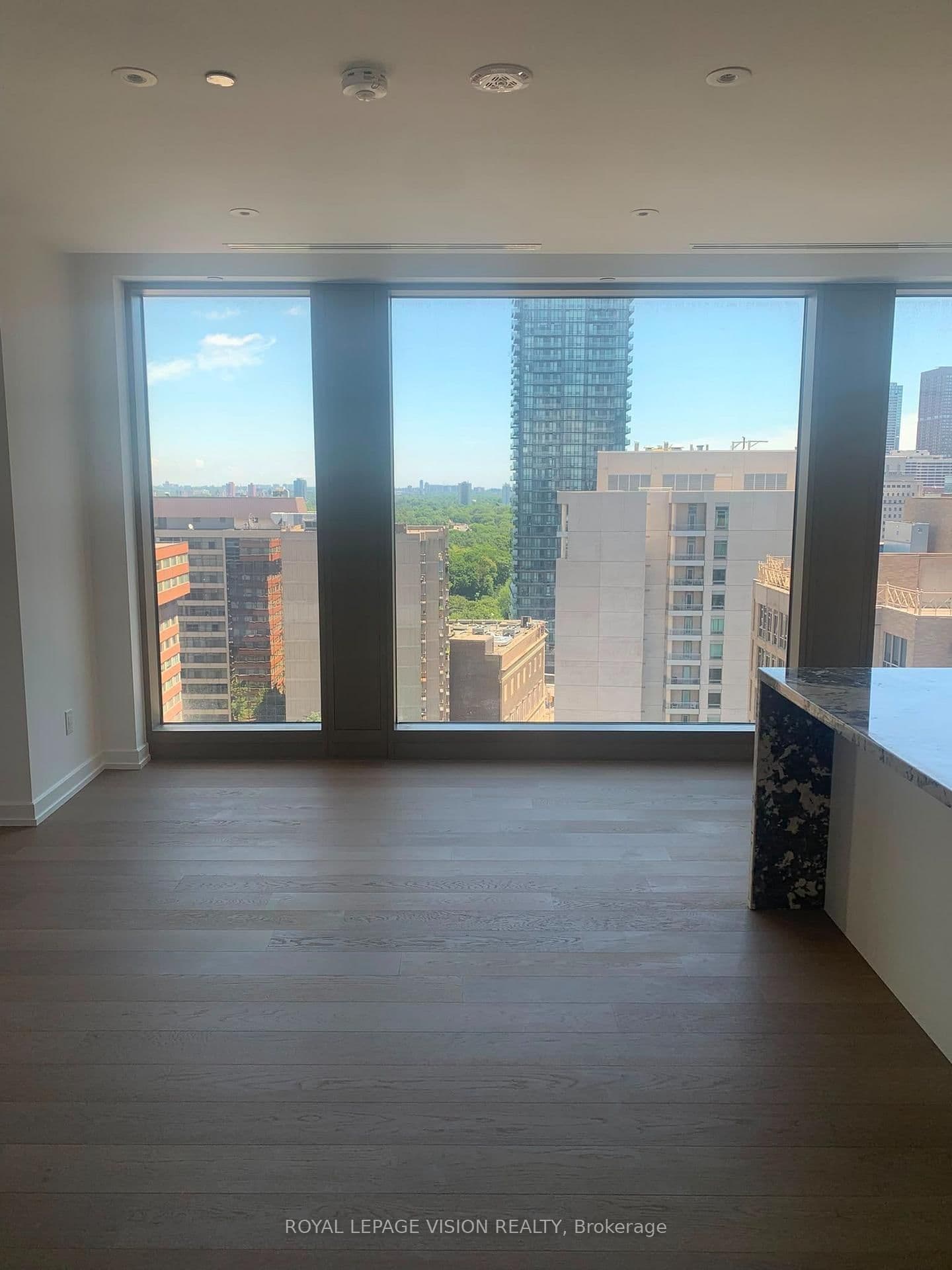 1315 Bay Street, Unit 1501 thumbnail 13