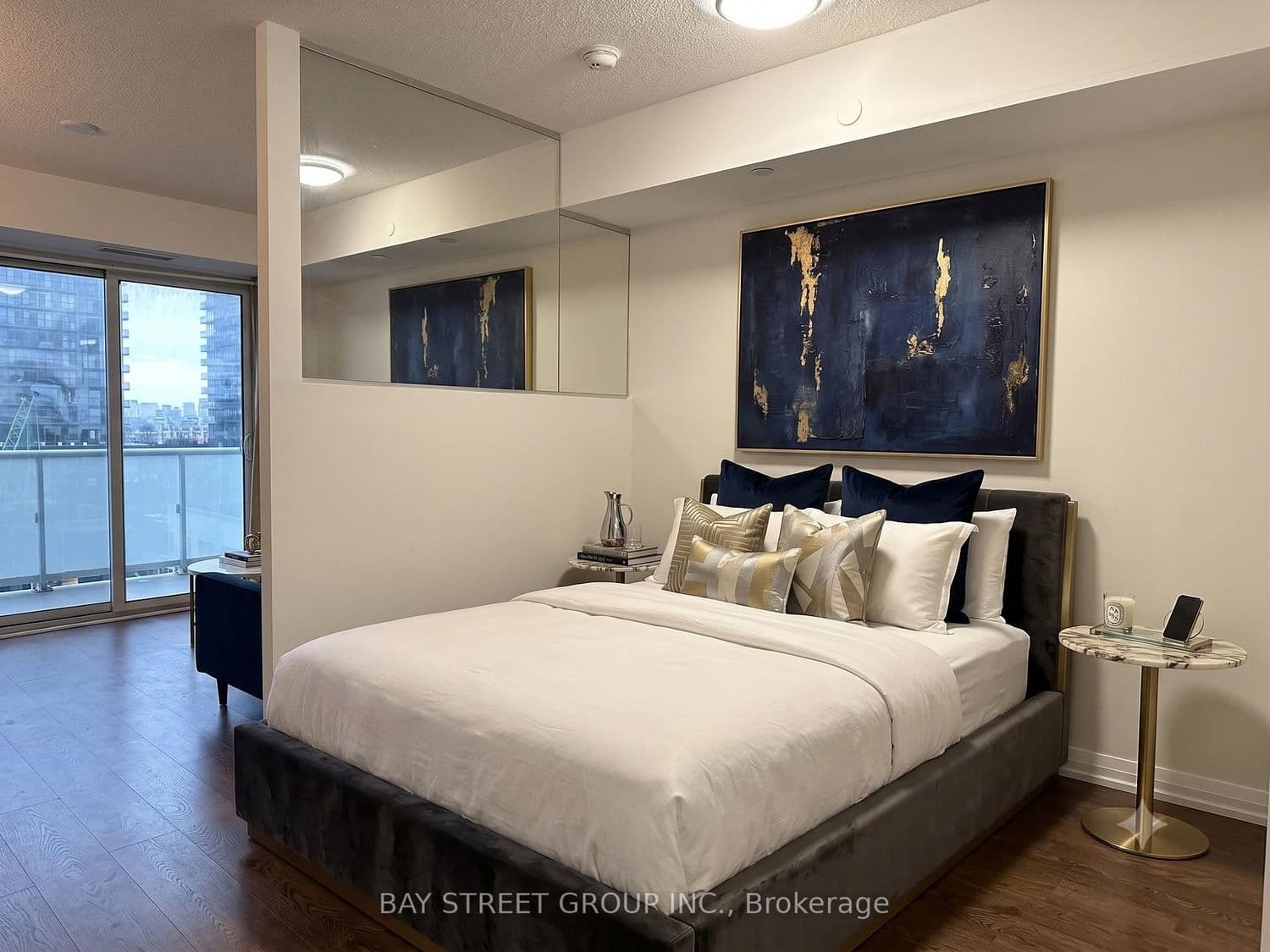 101 erskine Avenue, Unit 1106 - Image 1