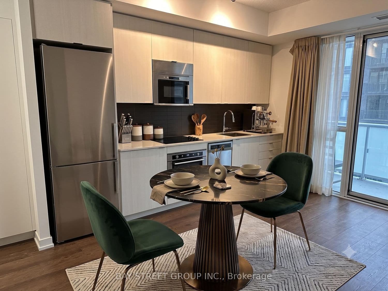 101 erskine Avenue, Unit 1106 thumbnail 2