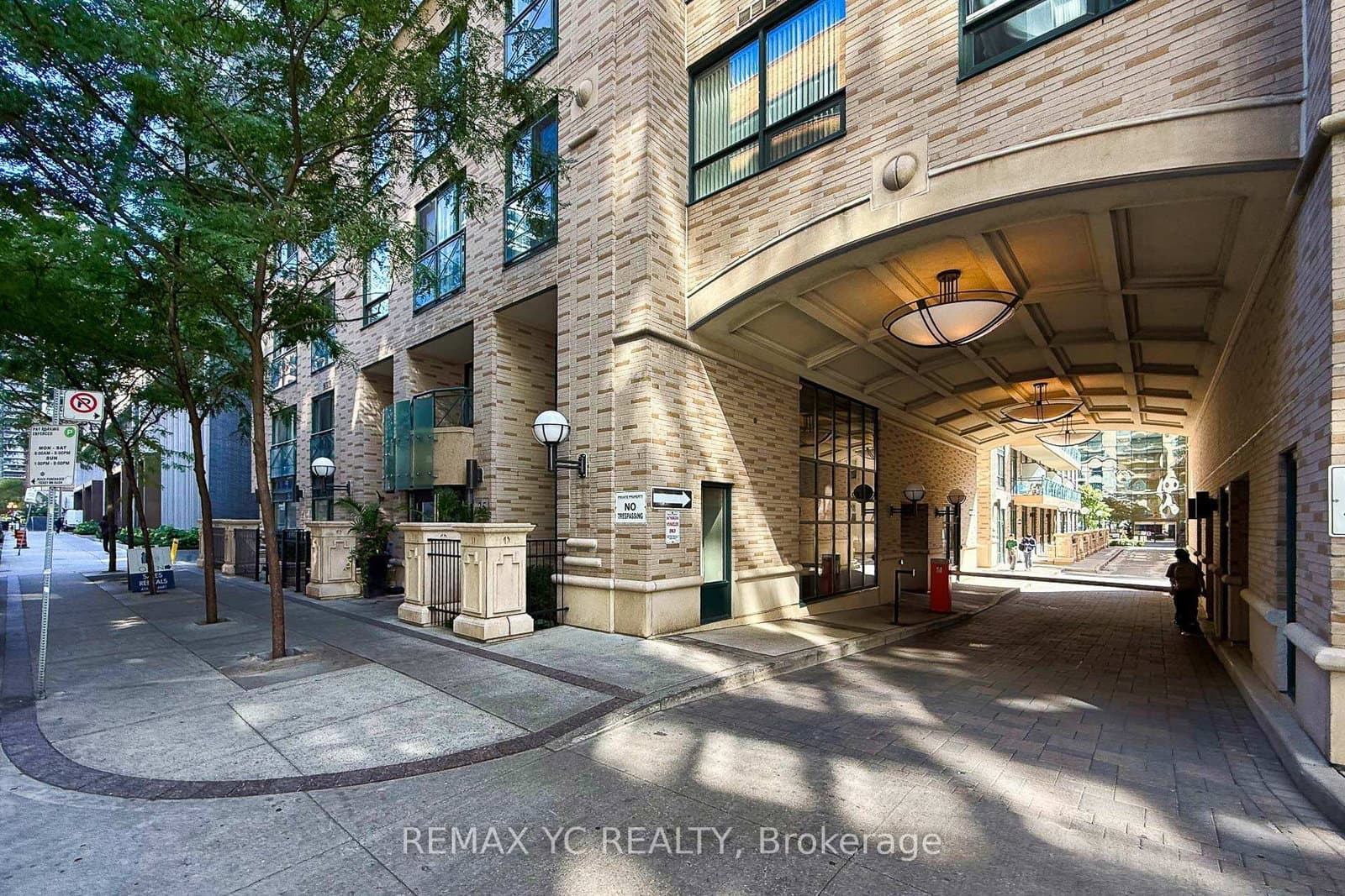 35 Hayden Street, Unit 1204 thumbnail 2
