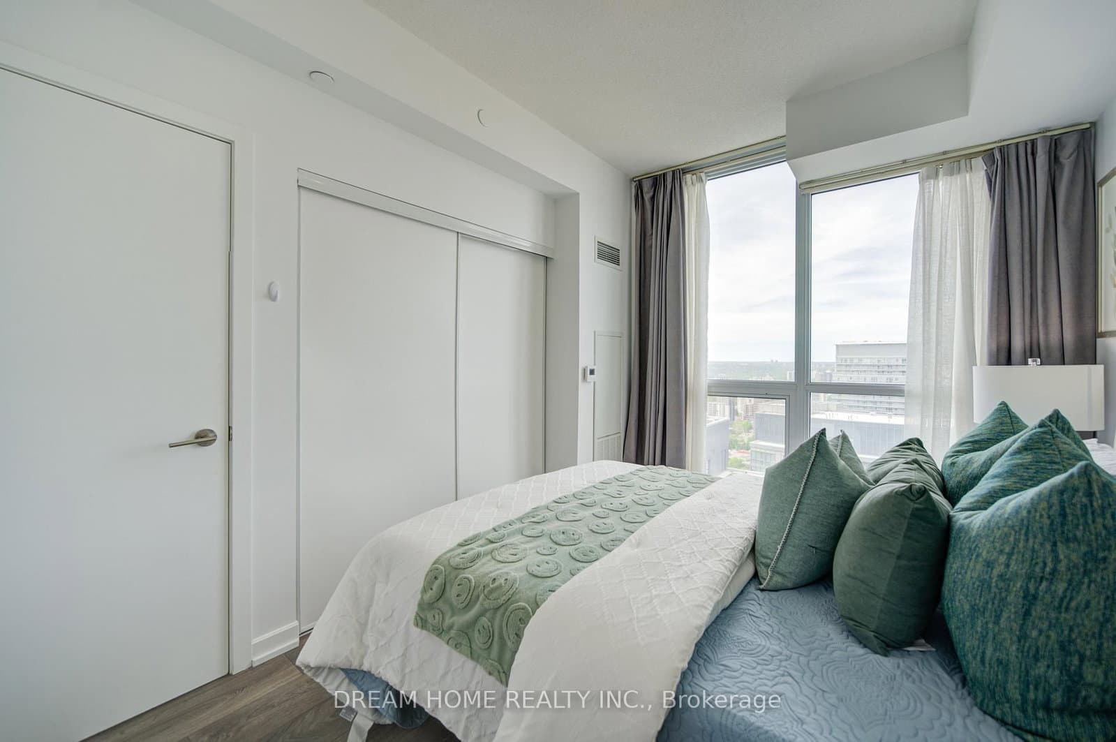 32 Forest Manor Road, Unit 2902 thumbnail 20