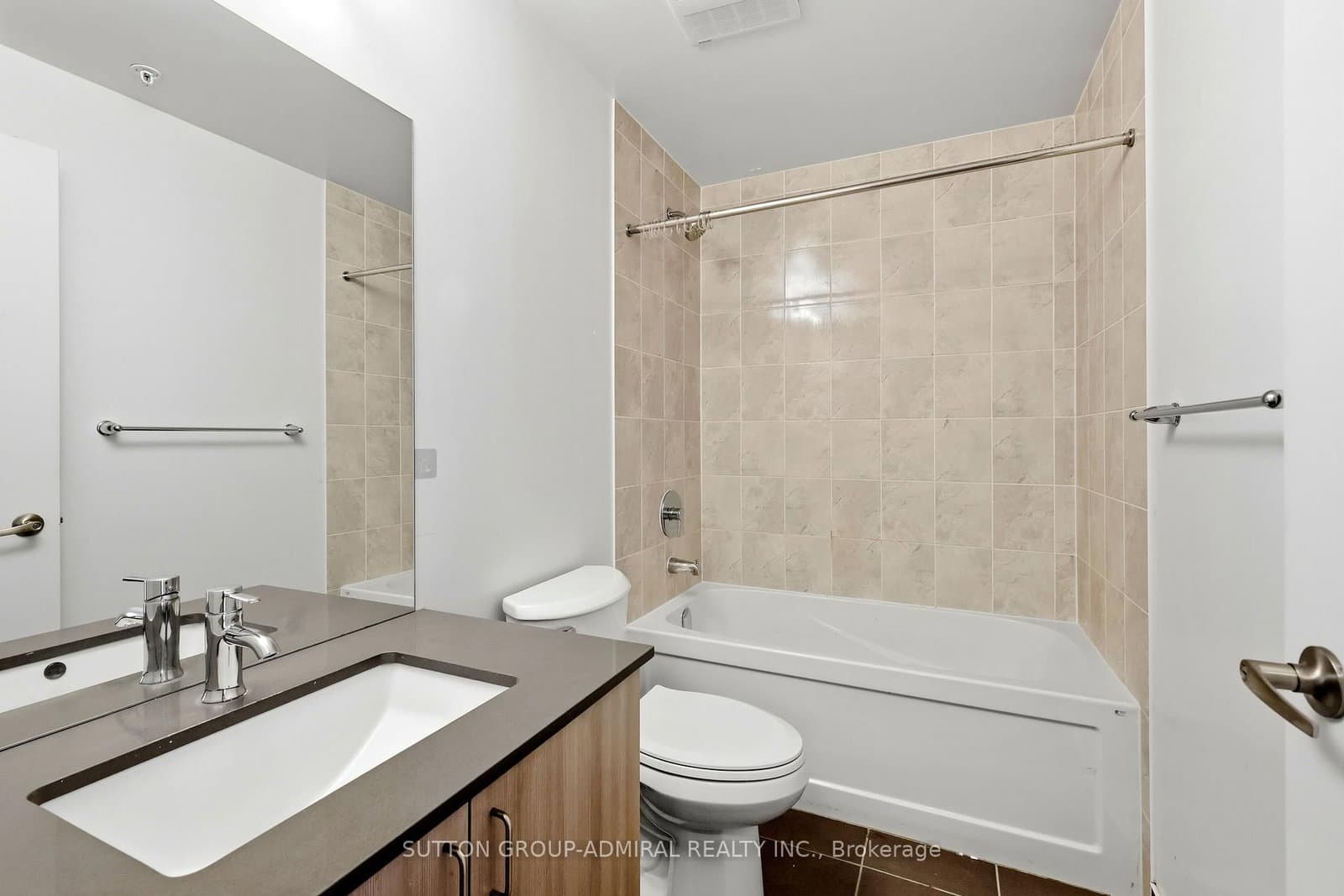 7 Kenaston Gardens, Unit 124 thumbnail 10