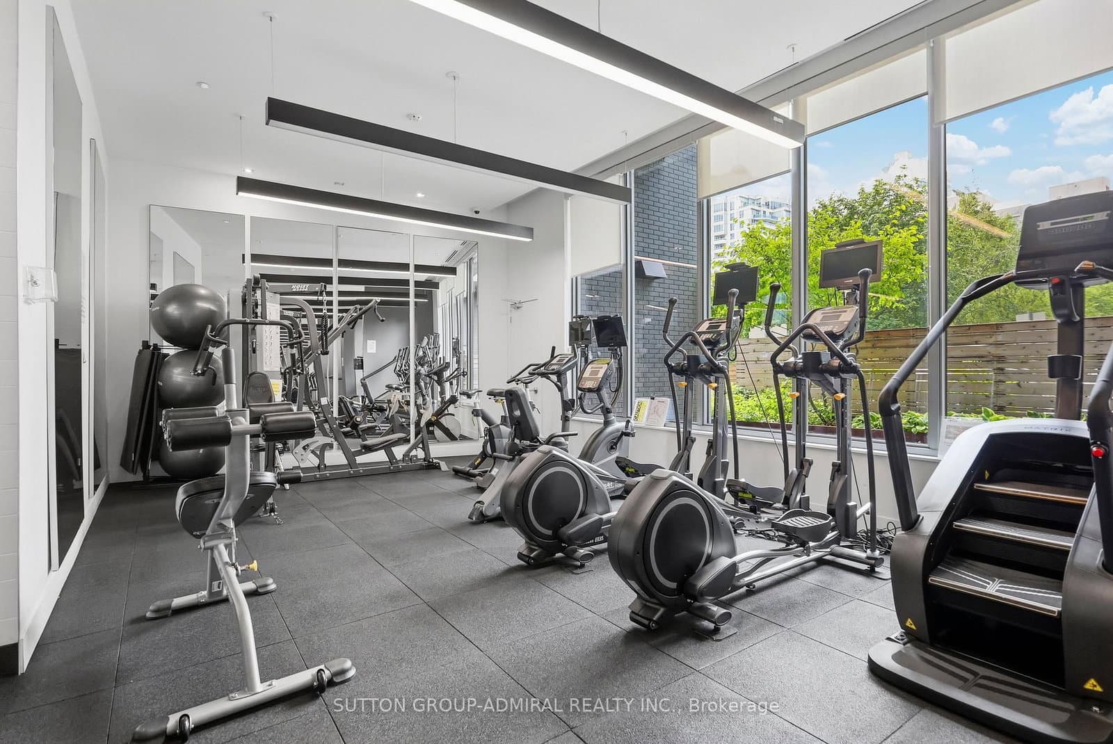7 Kenaston Gardens, Unit 124 thumbnail 2