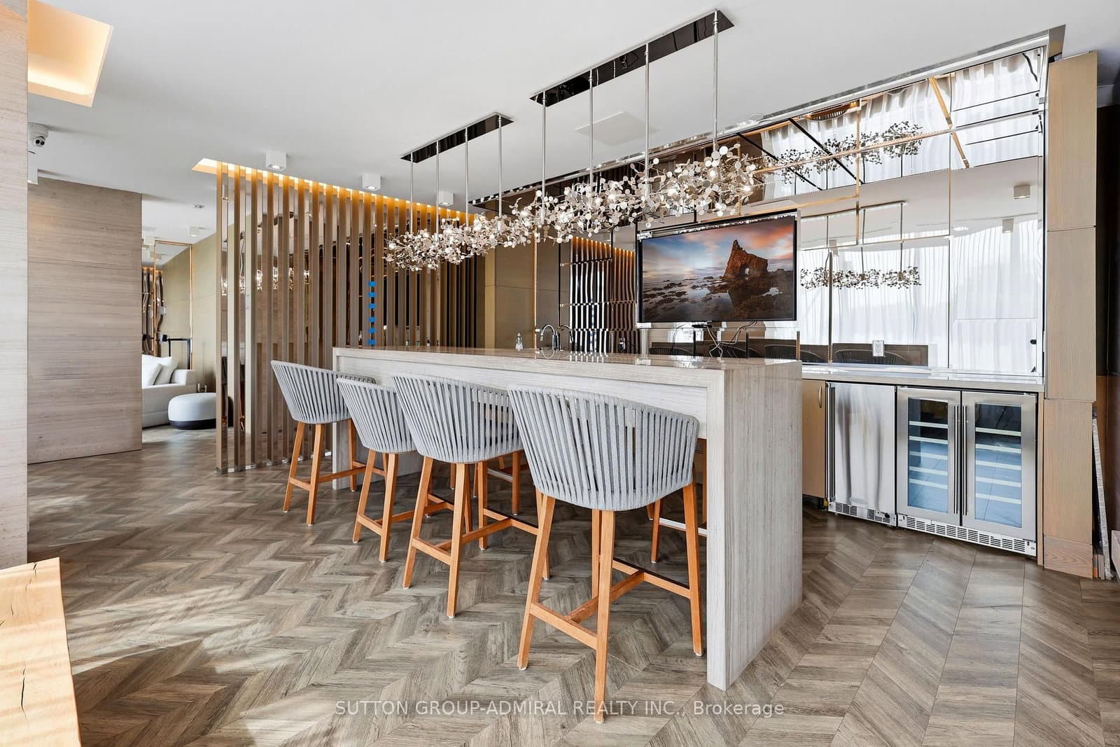 7 Kenaston Gardens, Unit 124 thumbnail 5
