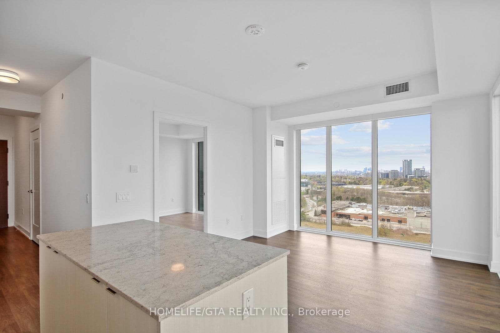 30 Inn On The Park Drive, Unit 2104 thumbnail 13