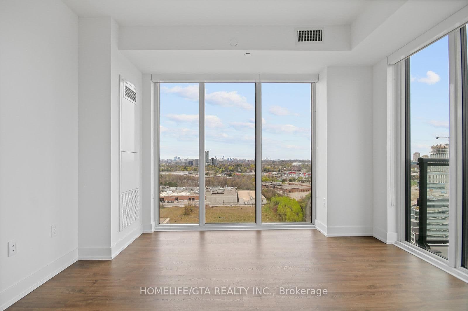 30 Inn On The Park Drive, Unit 2104 thumbnail 17