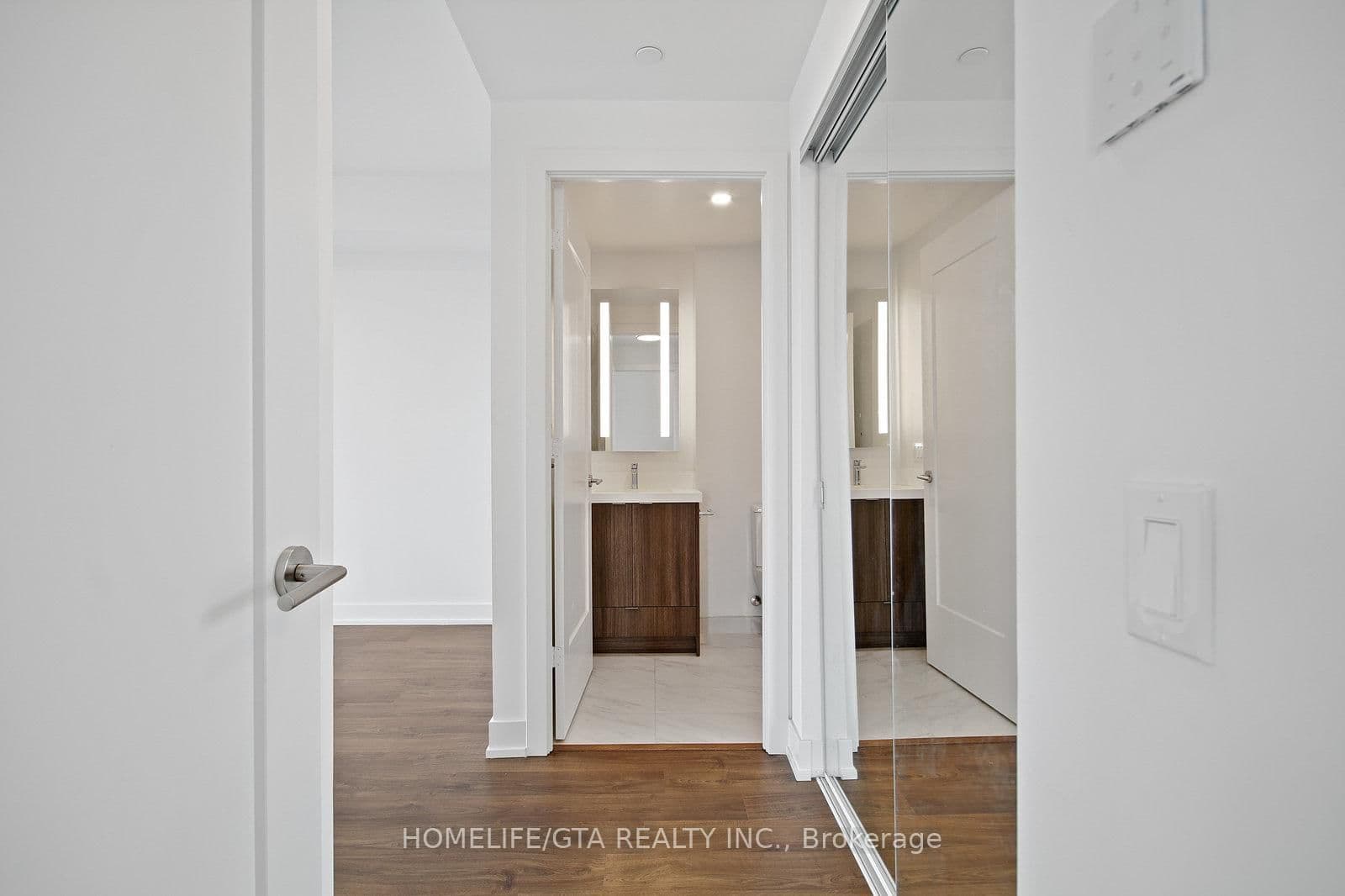 30 Inn On The Park Drive, Unit 2104 thumbnail 19