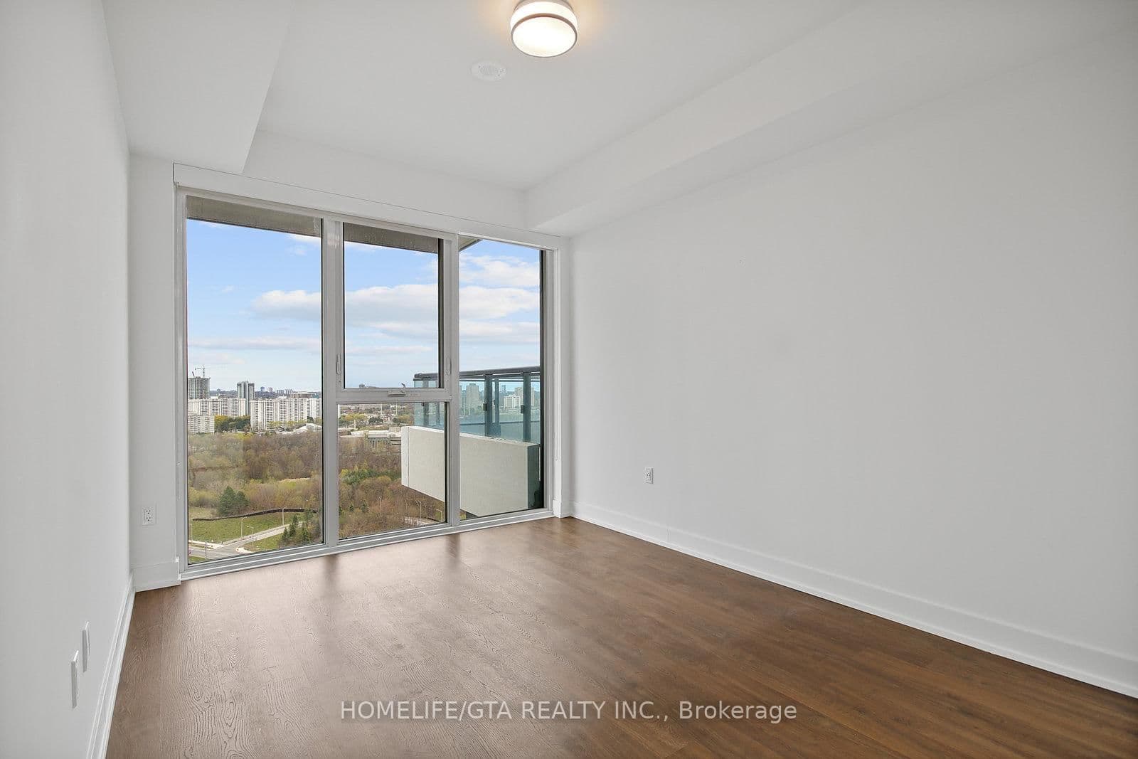 30 Inn On The Park Drive, Unit 2104 thumbnail 21