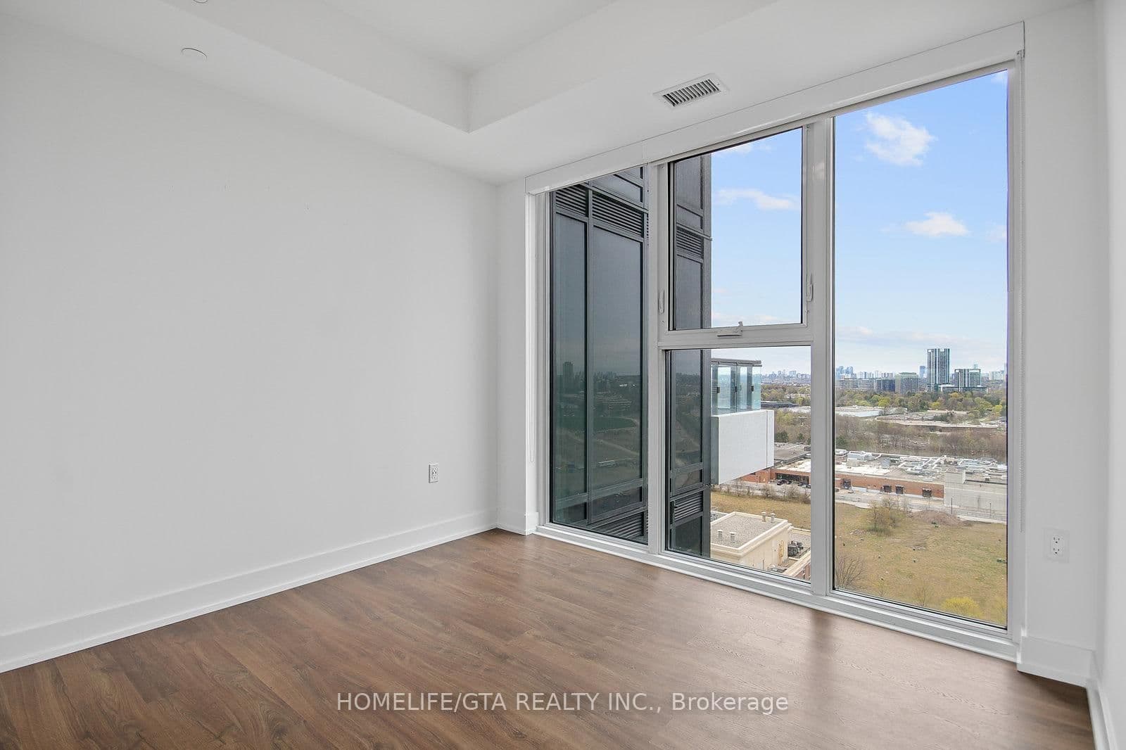 30 Inn On The Park Drive, Unit 2104 thumbnail 25