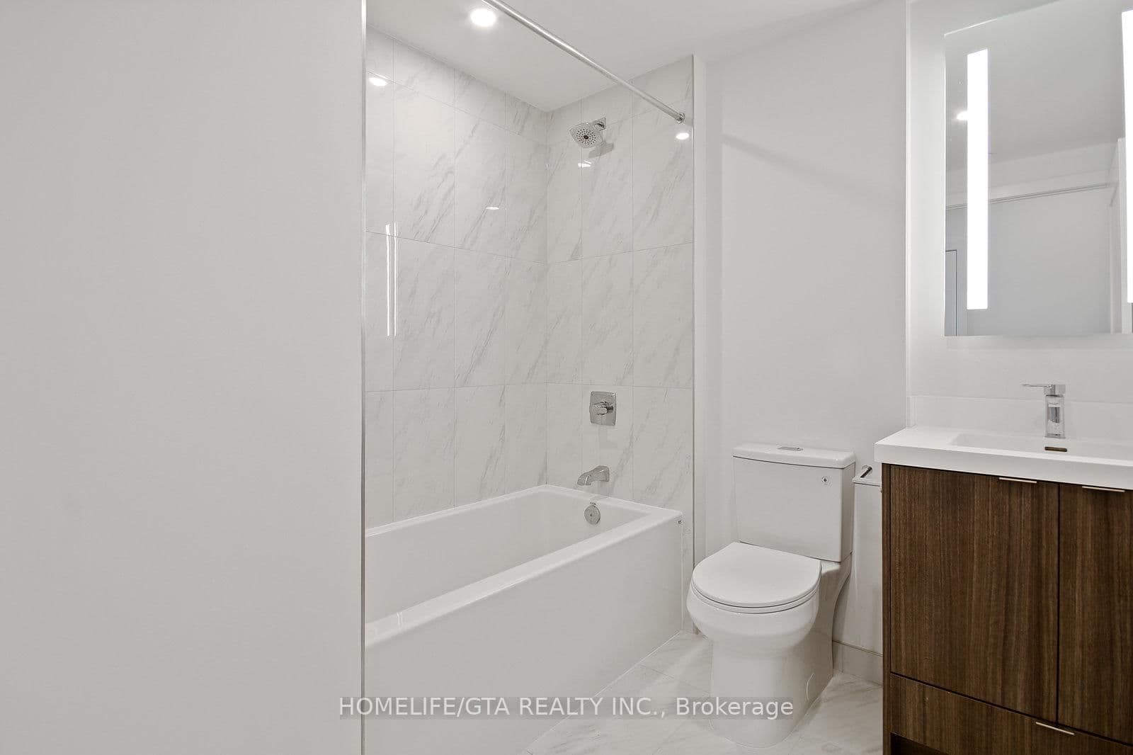 30 Inn On The Park Drive, Unit 2104 thumbnail 28