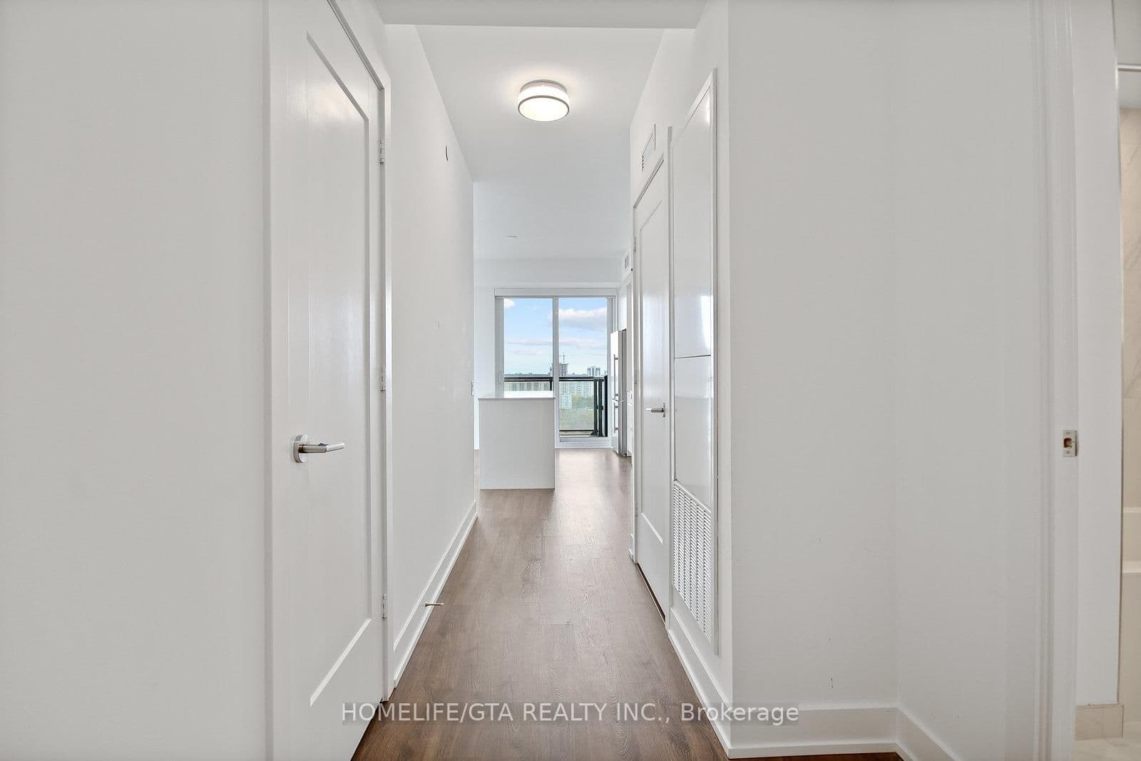 30 Inn On The Park Drive, Unit 2104 thumbnail 7
