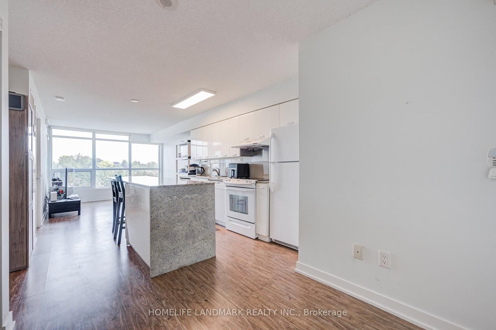 15 Singer Court, Unit 305 thumbnail 10