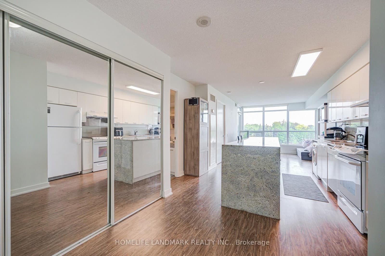 15 Singer Court, Unit 305 thumbnail 11