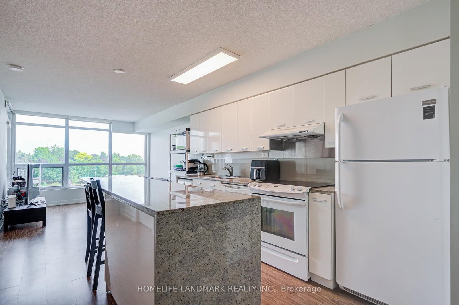 15 Singer Court, Unit 305 thumbnail 12
