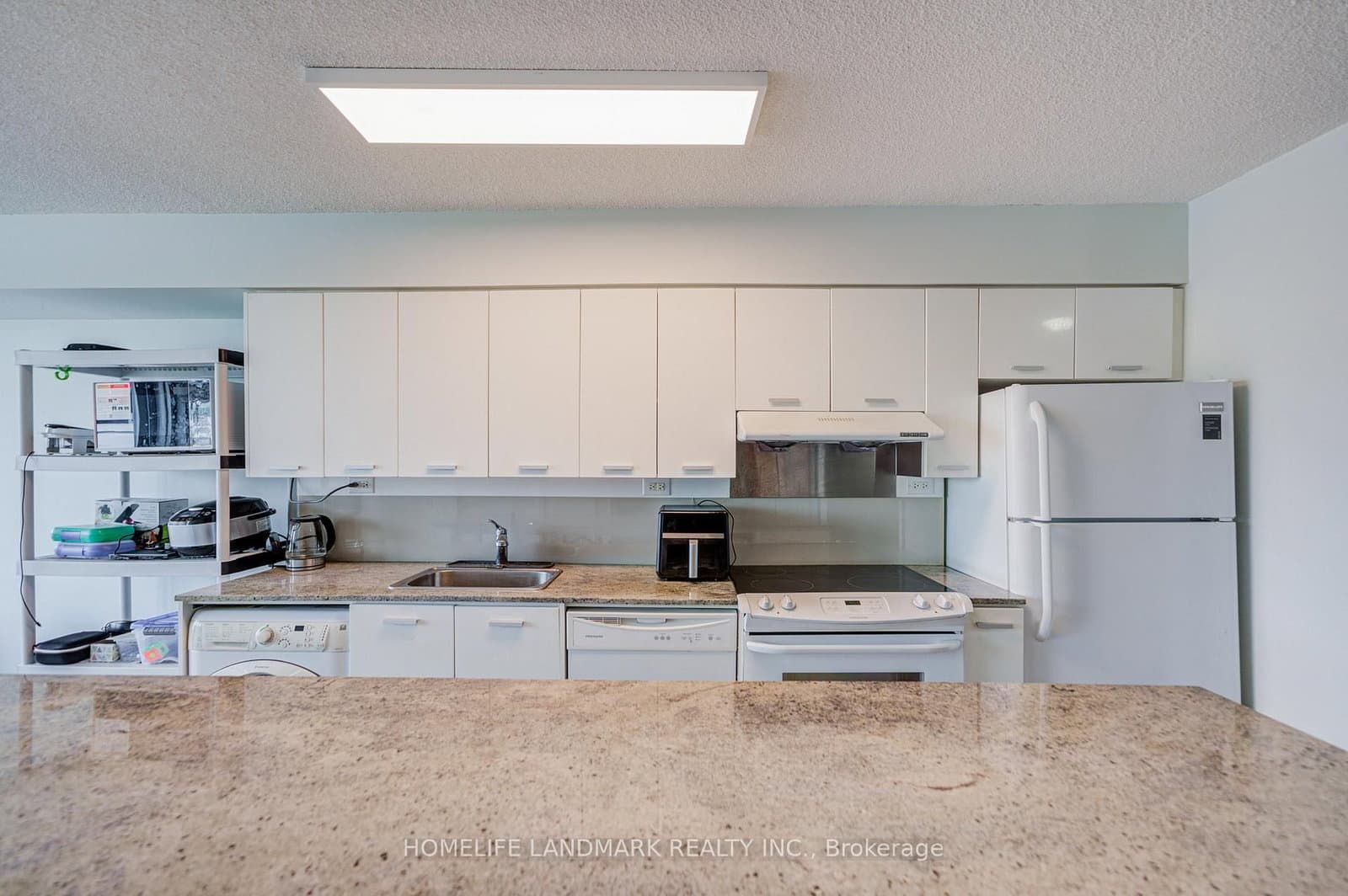 15 Singer Court, Unit 305 thumbnail 13