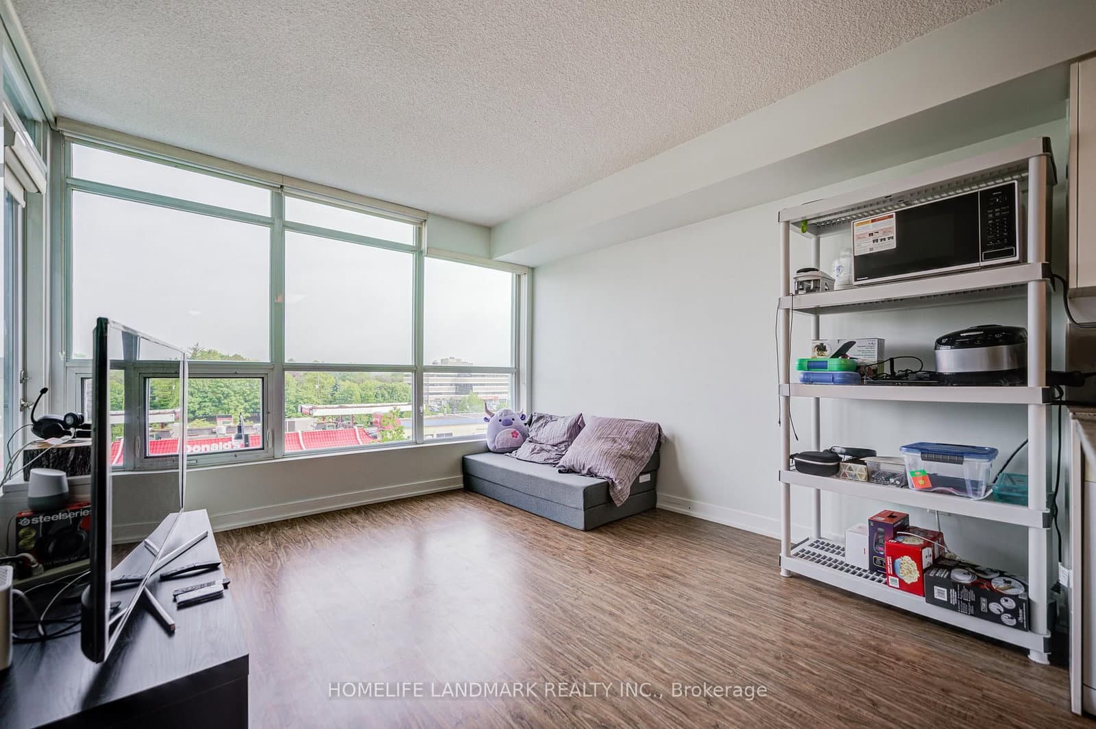 15 Singer Court, Unit 305 thumbnail 18