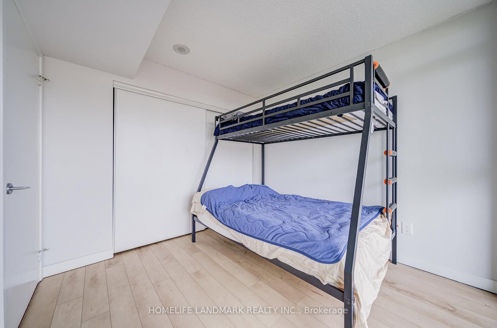 15 Singer Court, Unit 305 thumbnail 27