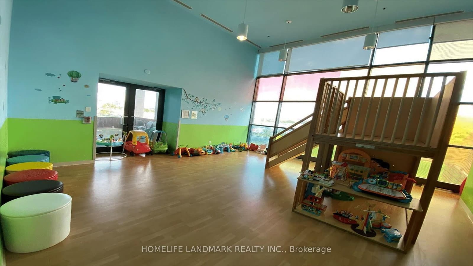 15 Singer Court, Unit 305 thumbnail 43